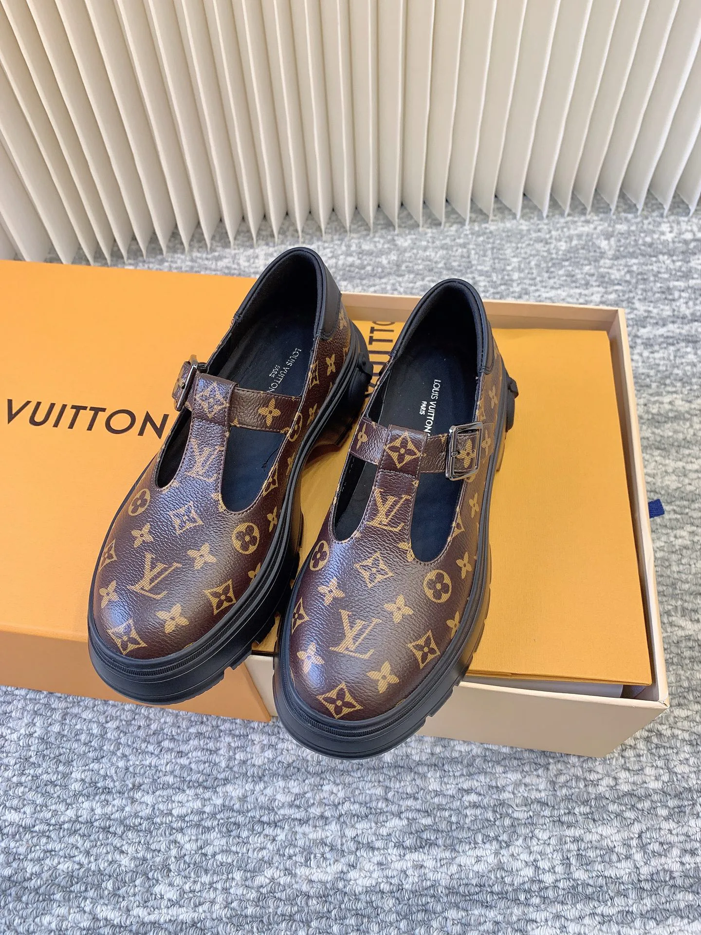 Туфли Женские Louis Vuitton 1474354