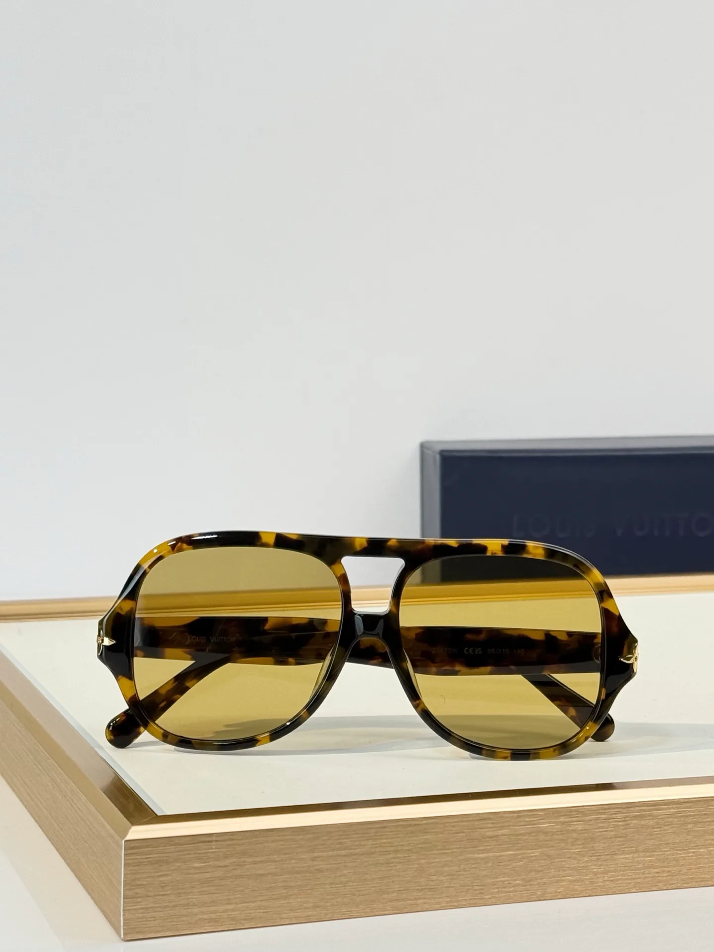 Очки Louis Vuitton 18201387