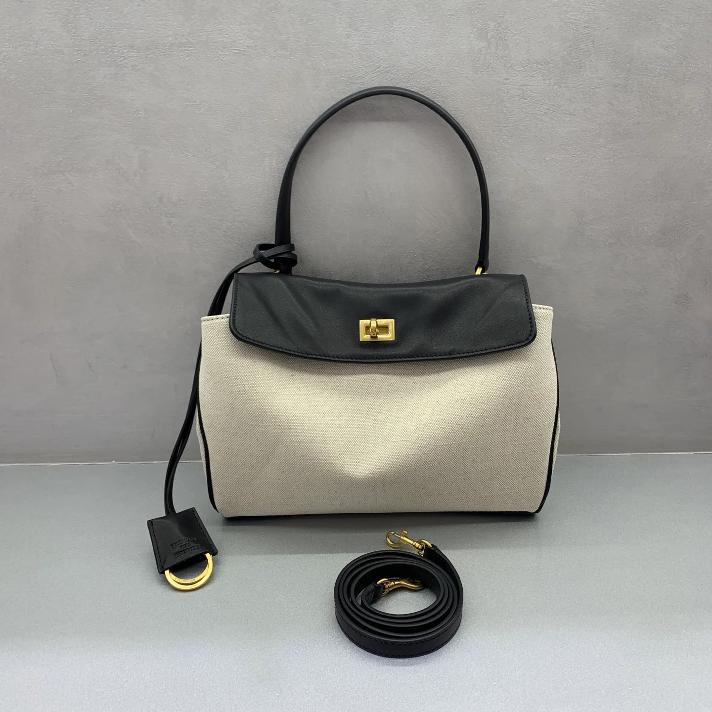 Классические Сумки Женские Balenciaga 18136006