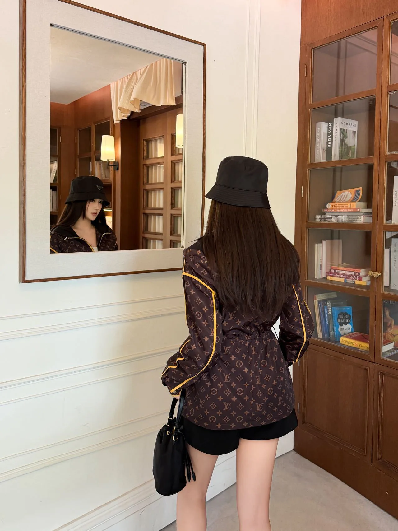 Куртки И Пуховики Женские Louis Vuitton 18167406