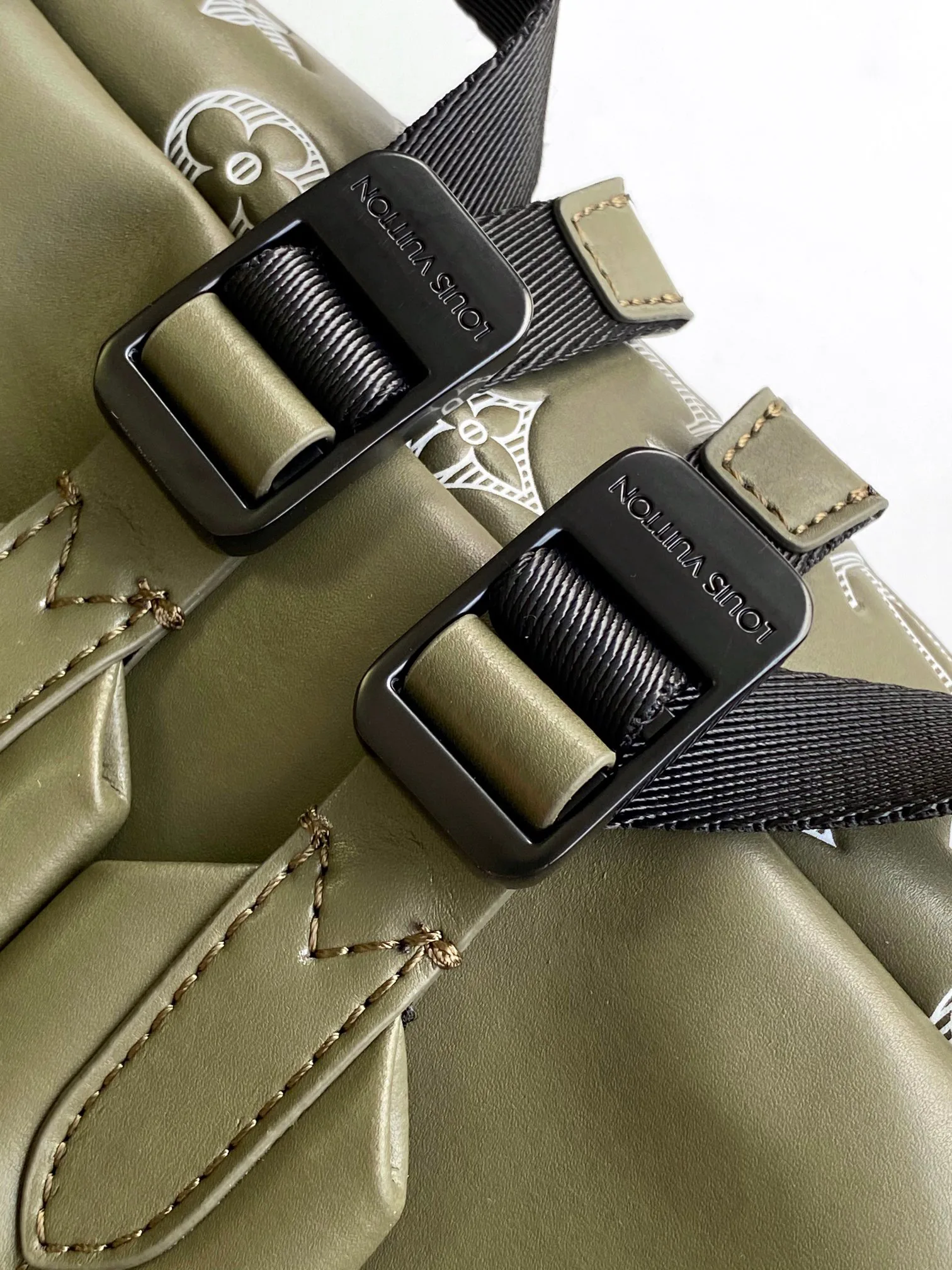 Рюкзаки Женские Louis Vuitton 13435262