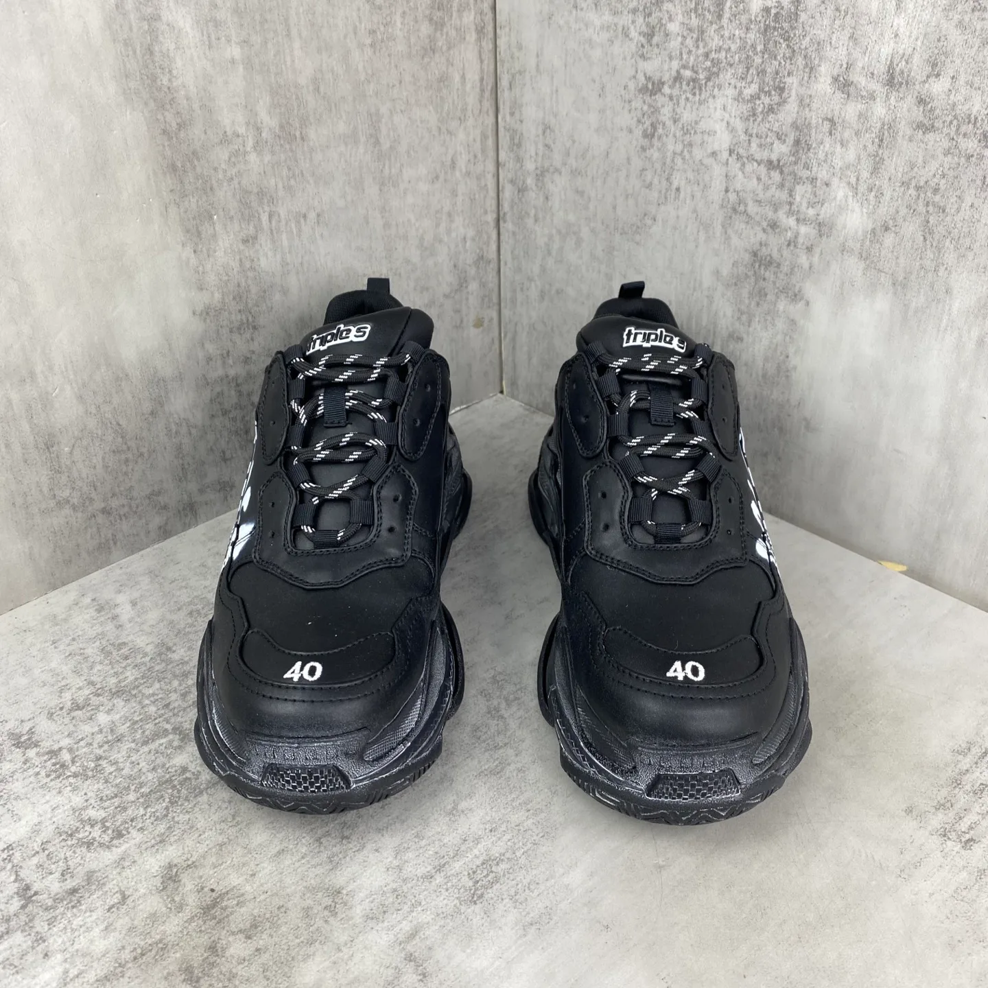 Кроссовки Женские Balenciaga 11216247