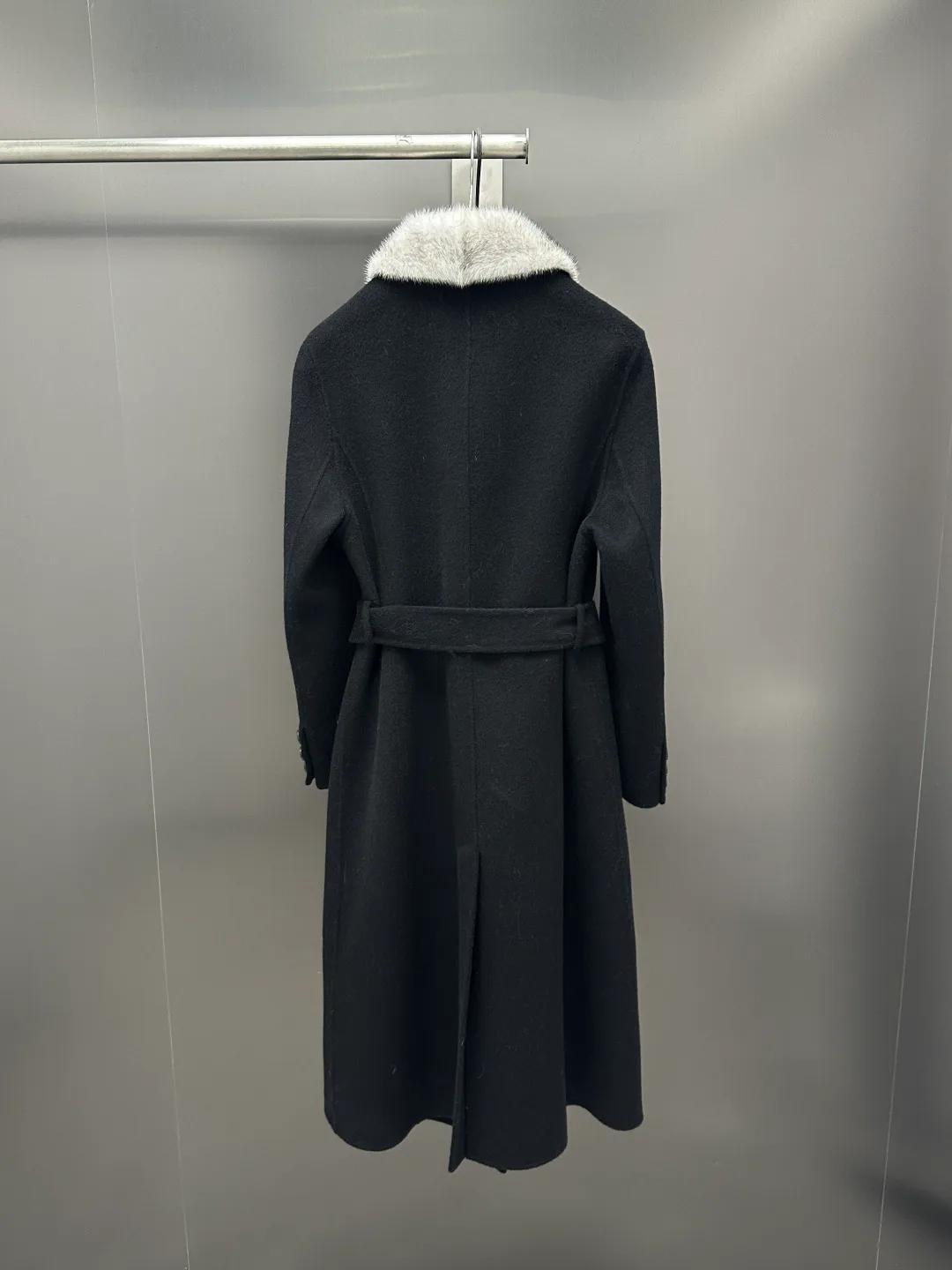 Пальто Женские Christian Dior 19377689