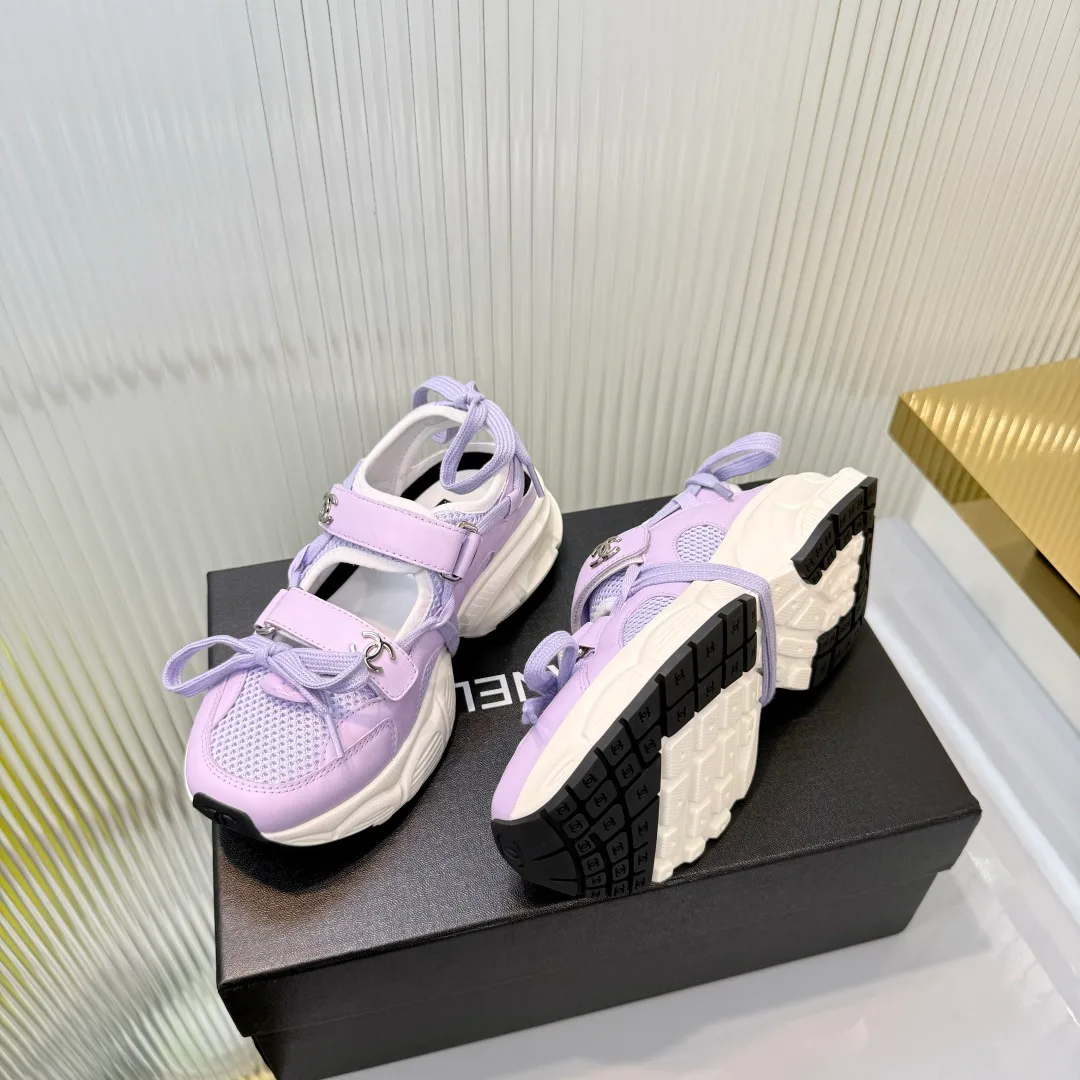 Кроссовки Женские Chanel 18366971