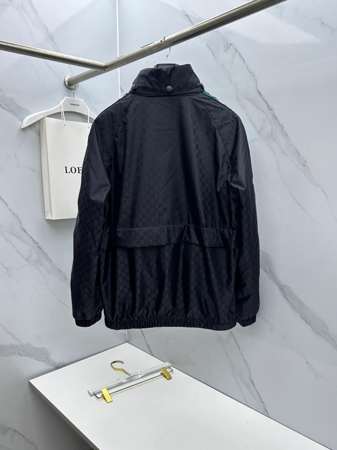 Куртки И Пуховики Мужские Gucci 18246856