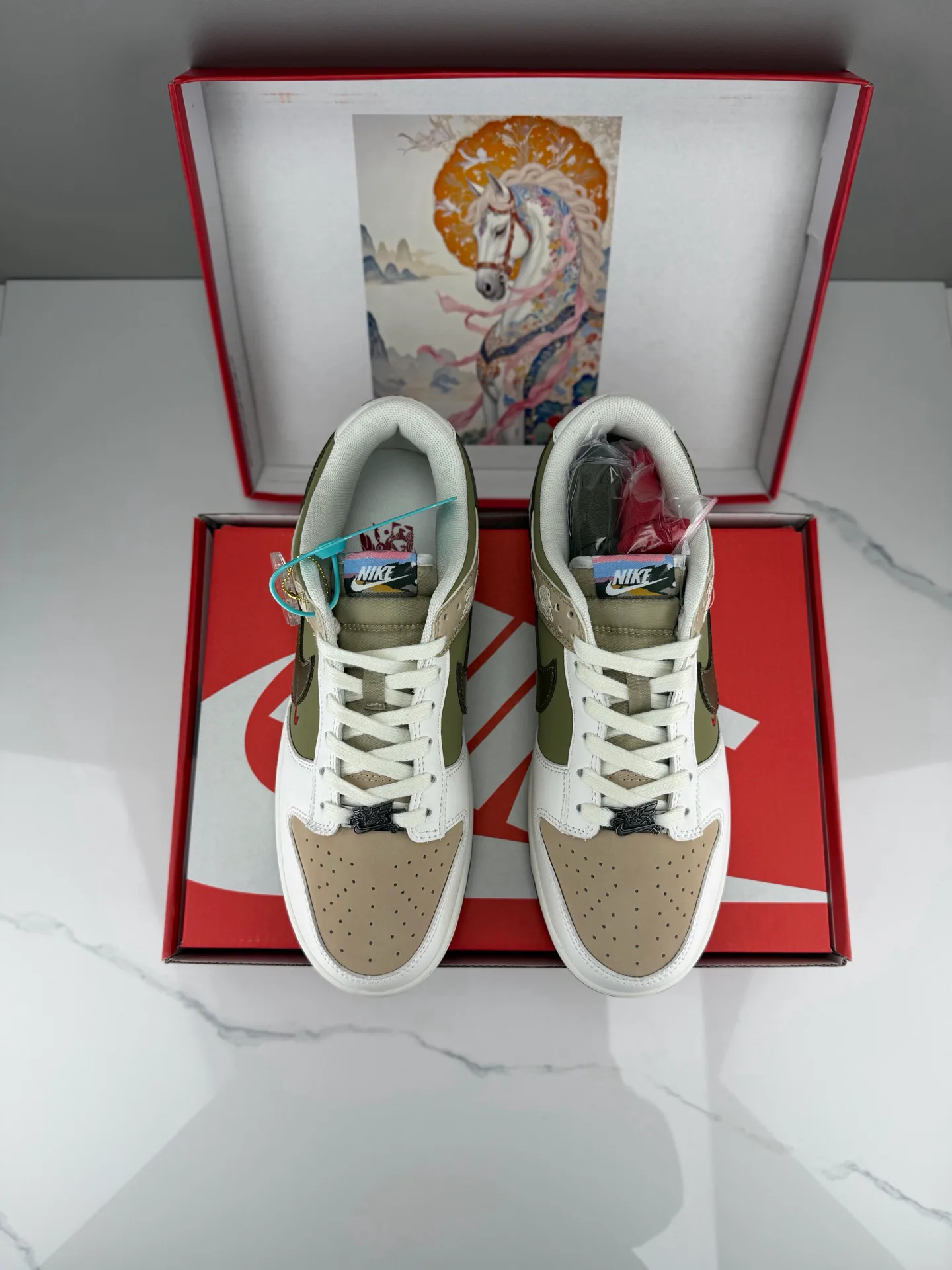 Кроссовки Женские Air Jordan 3639092