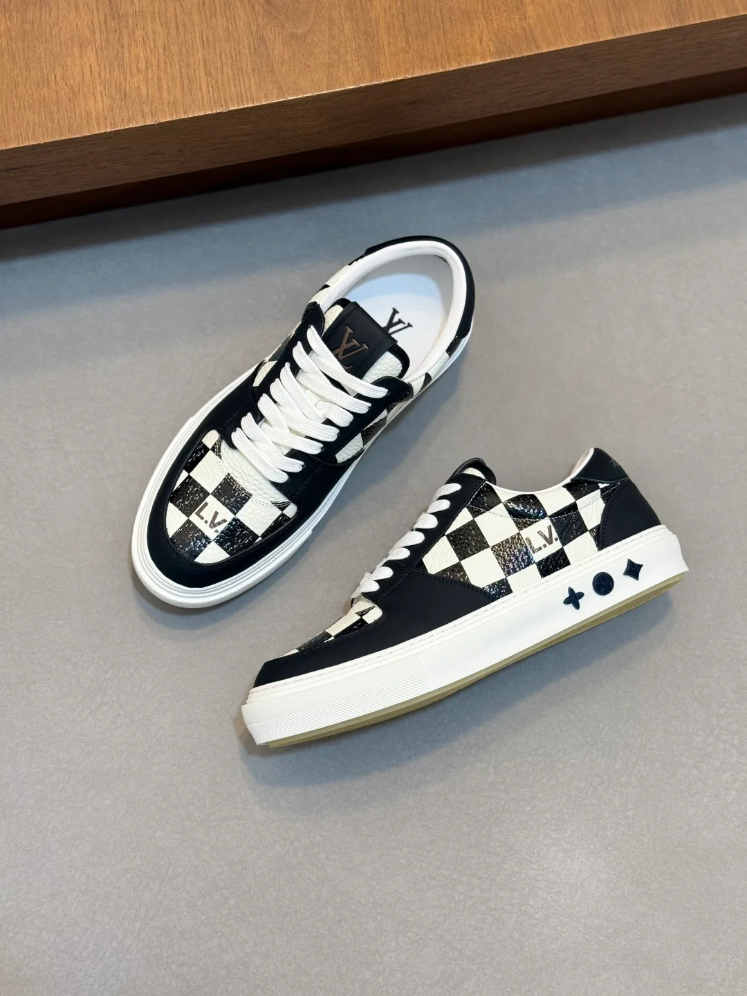 Кроссовки Мужские Louis Vuitton 17447611