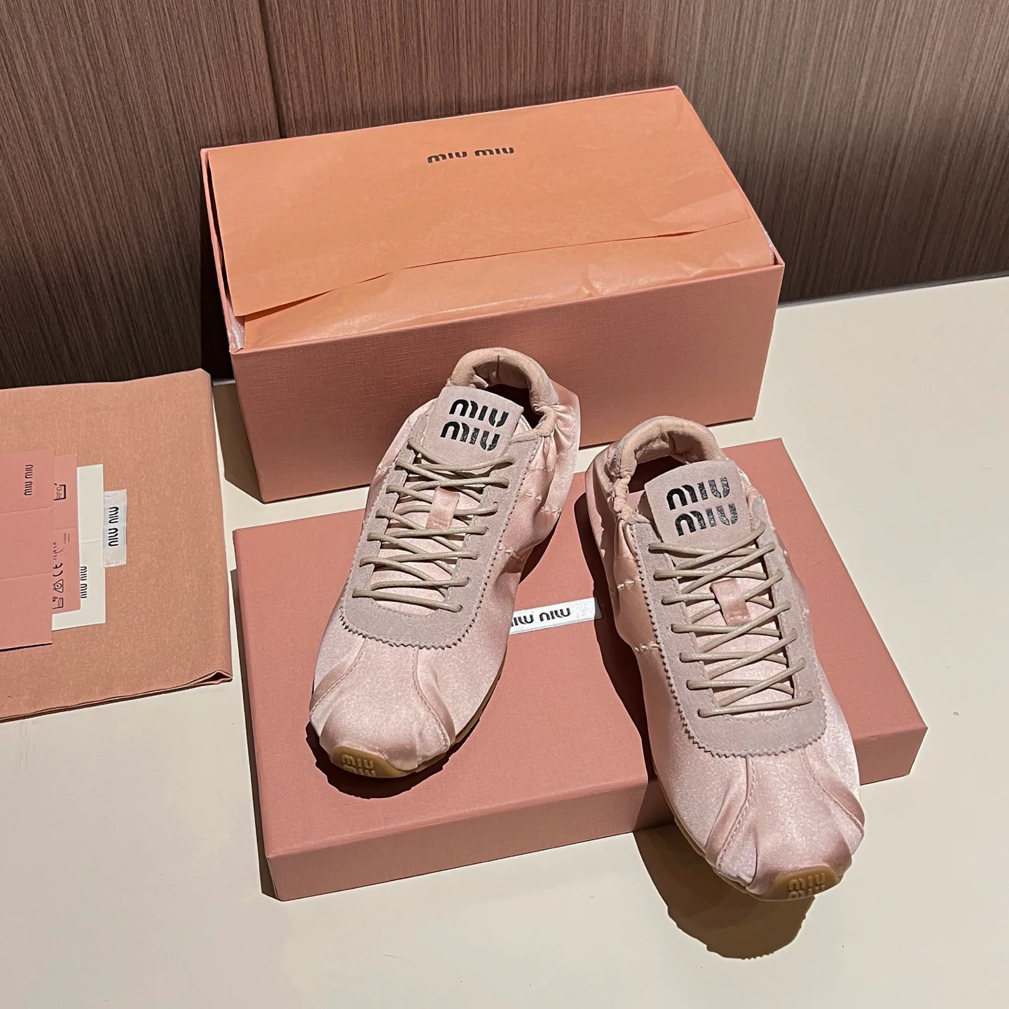 Кроссовки Женские Miu Miu 17968602