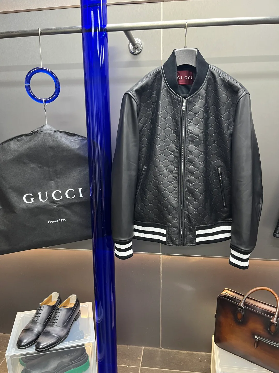 Кожаные Куртки И Дублёнки Мужские Gucci 444239