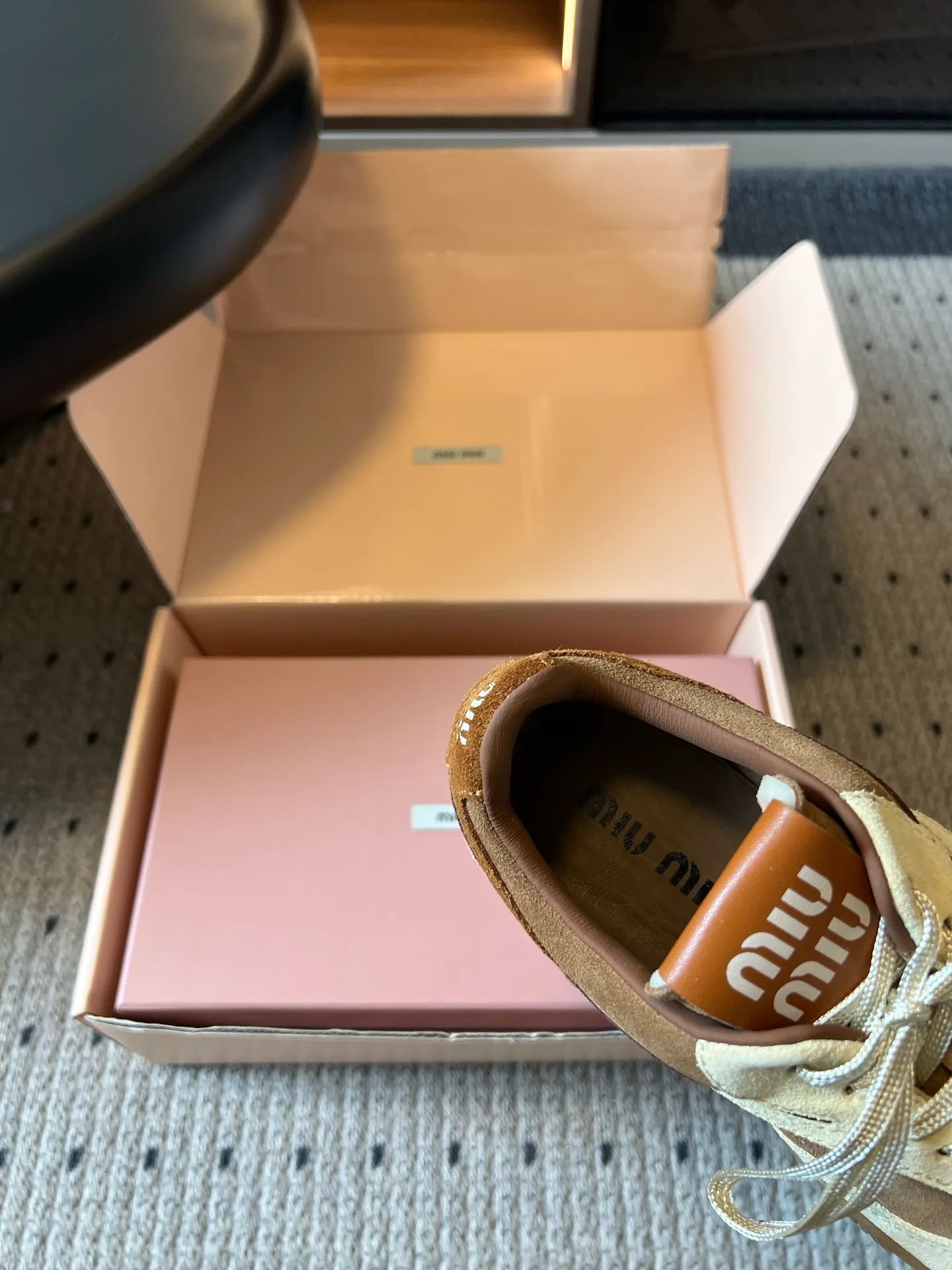 Кроссовки Женские Miu Miu 18066595