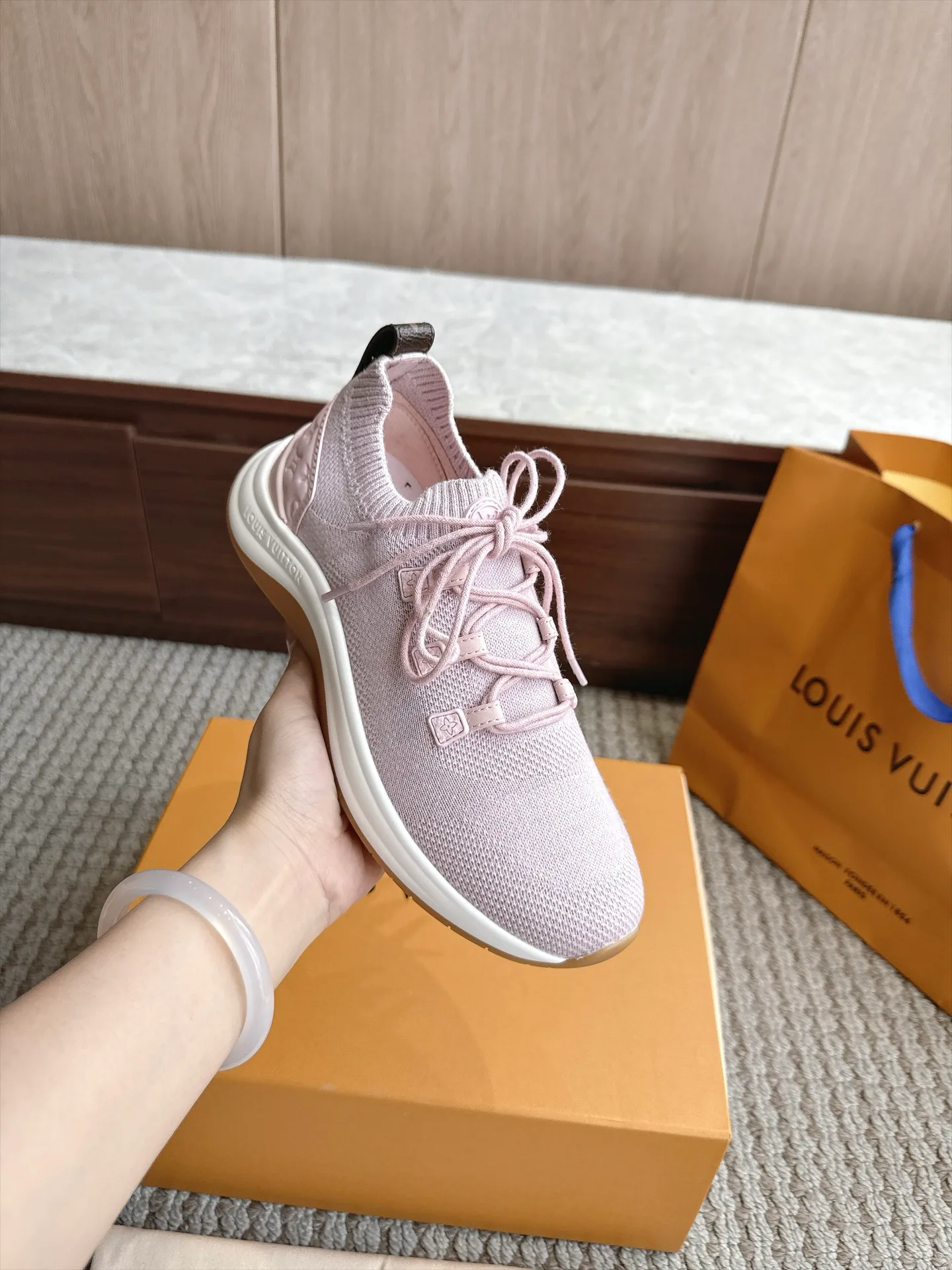 Кроссовки Мужские Louis Vuitton 18333244