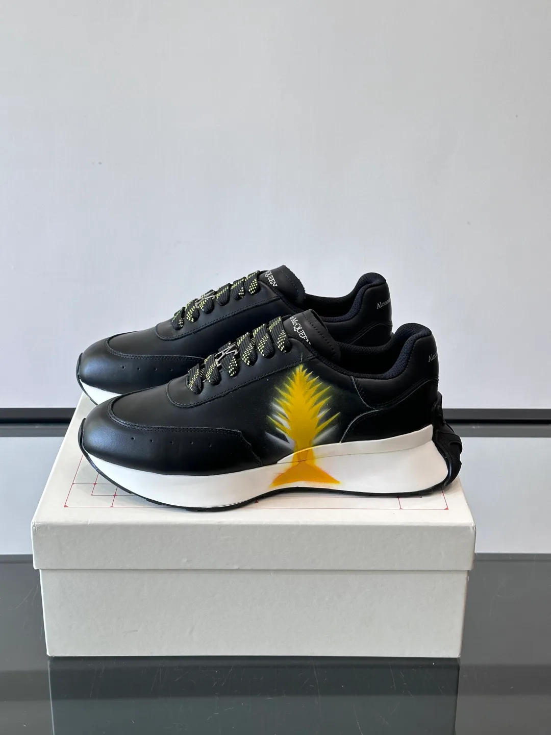 Кроссовки Женские Alexander Mcqueen 564580