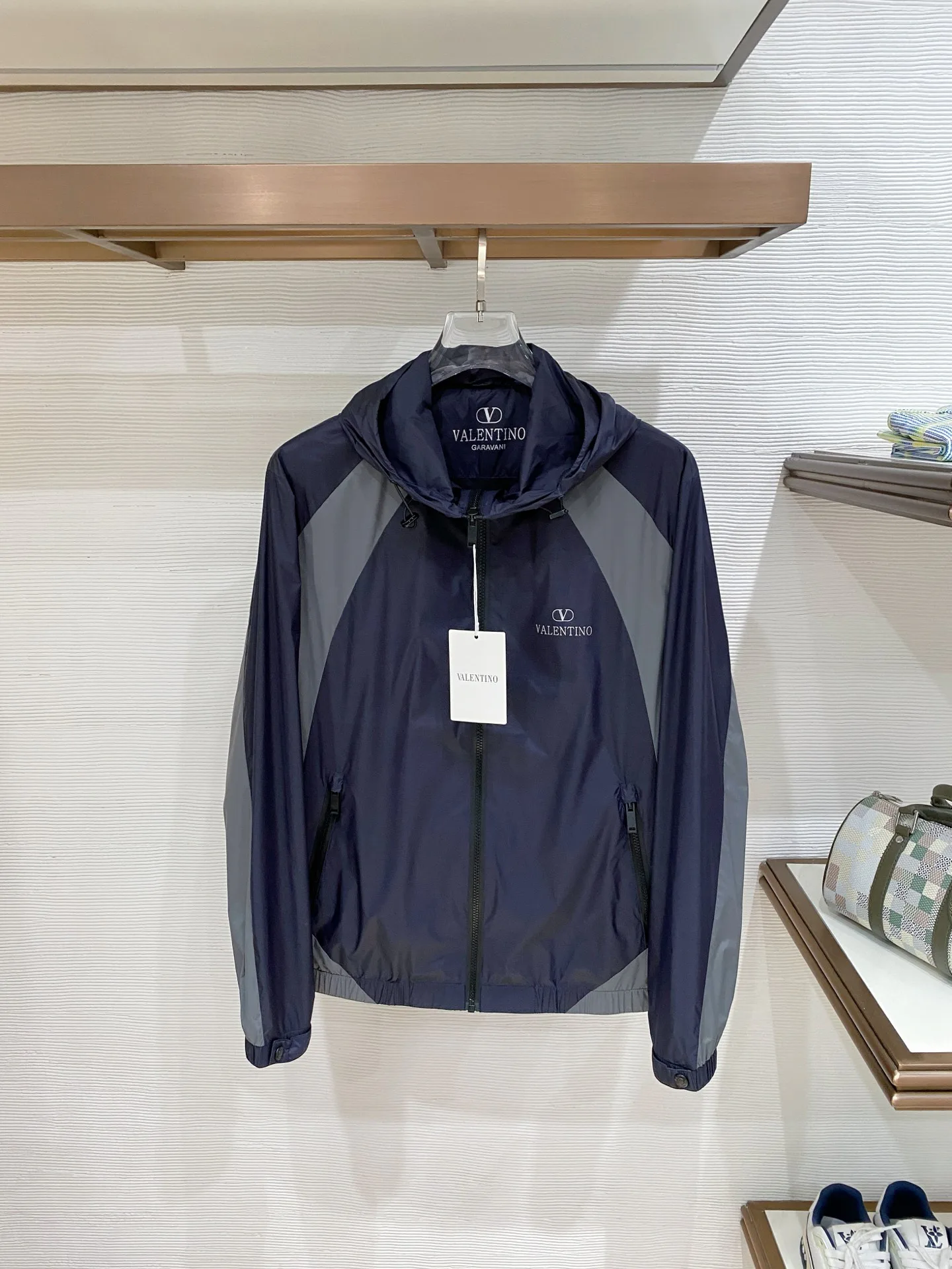 Куртки И Пуховики Мужские Valentino 11214325