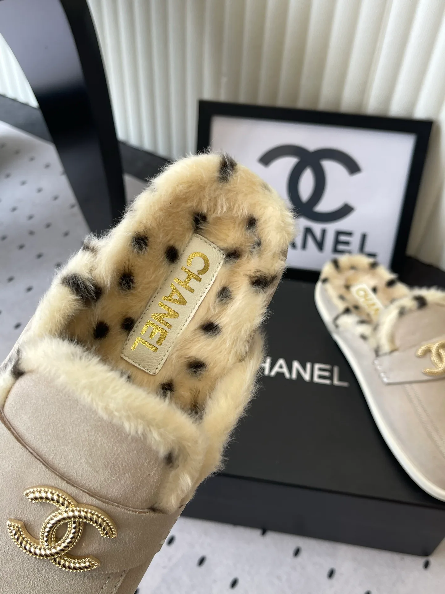 Тапочки Женские Chanel 18609996