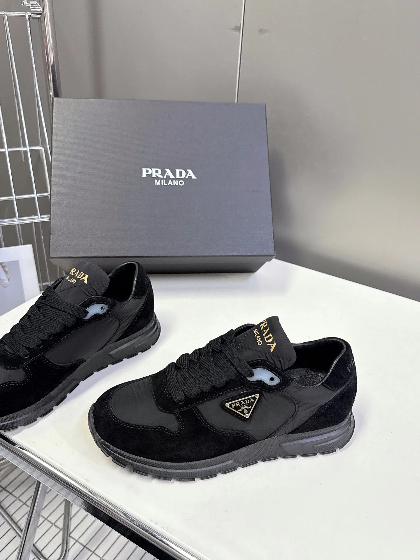 Кроссовки Женские Prada 30530