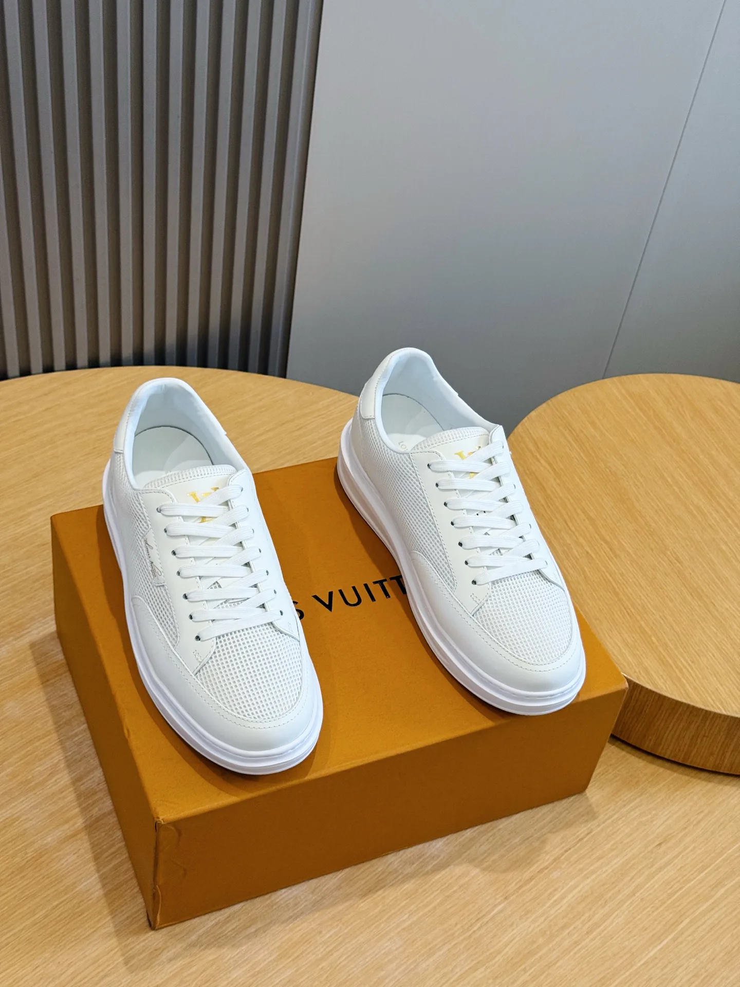 Кроссовки Мужские Louis Vuitton 19678392