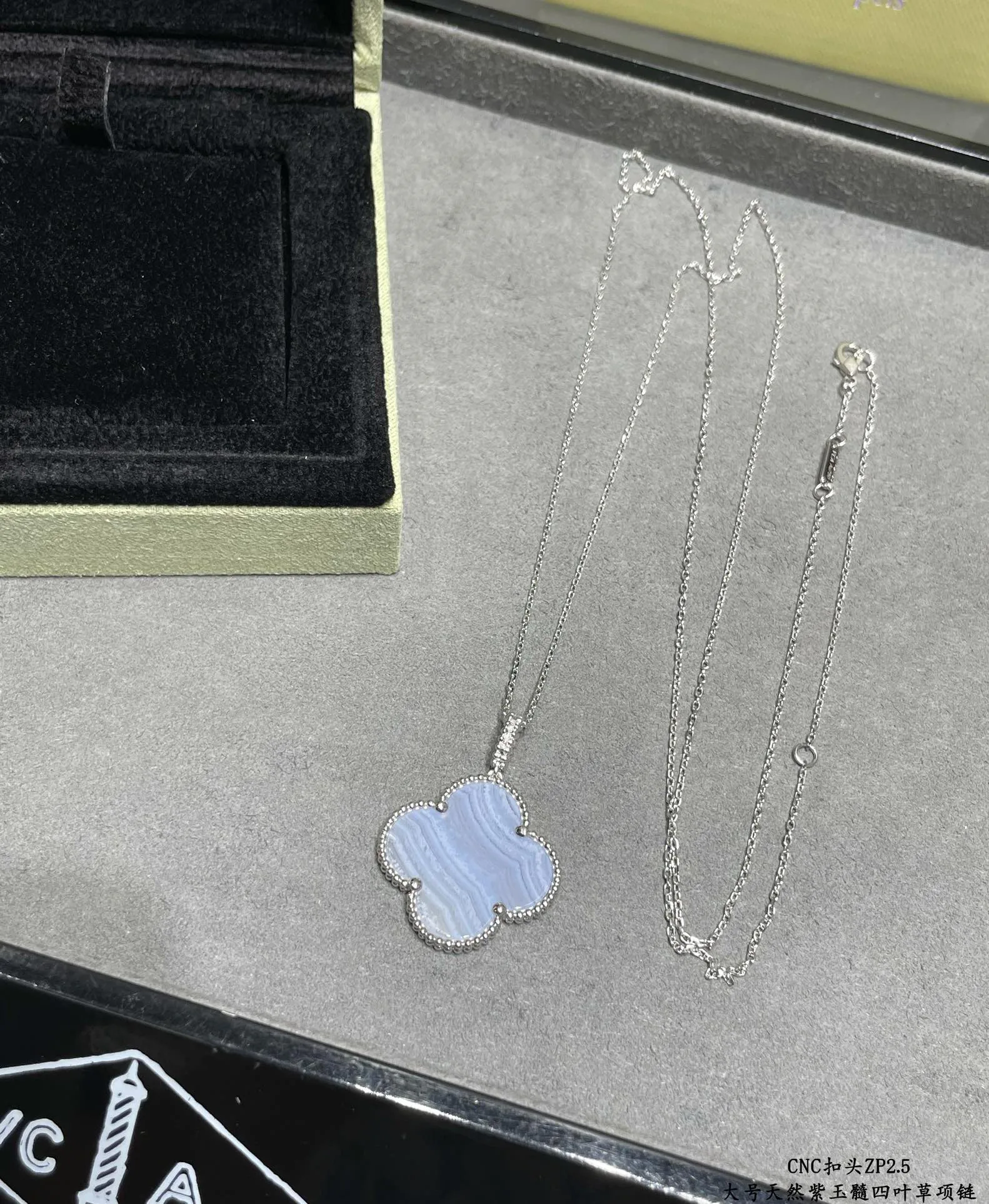 Бижутерия Van Cleef & Arpels 17235581