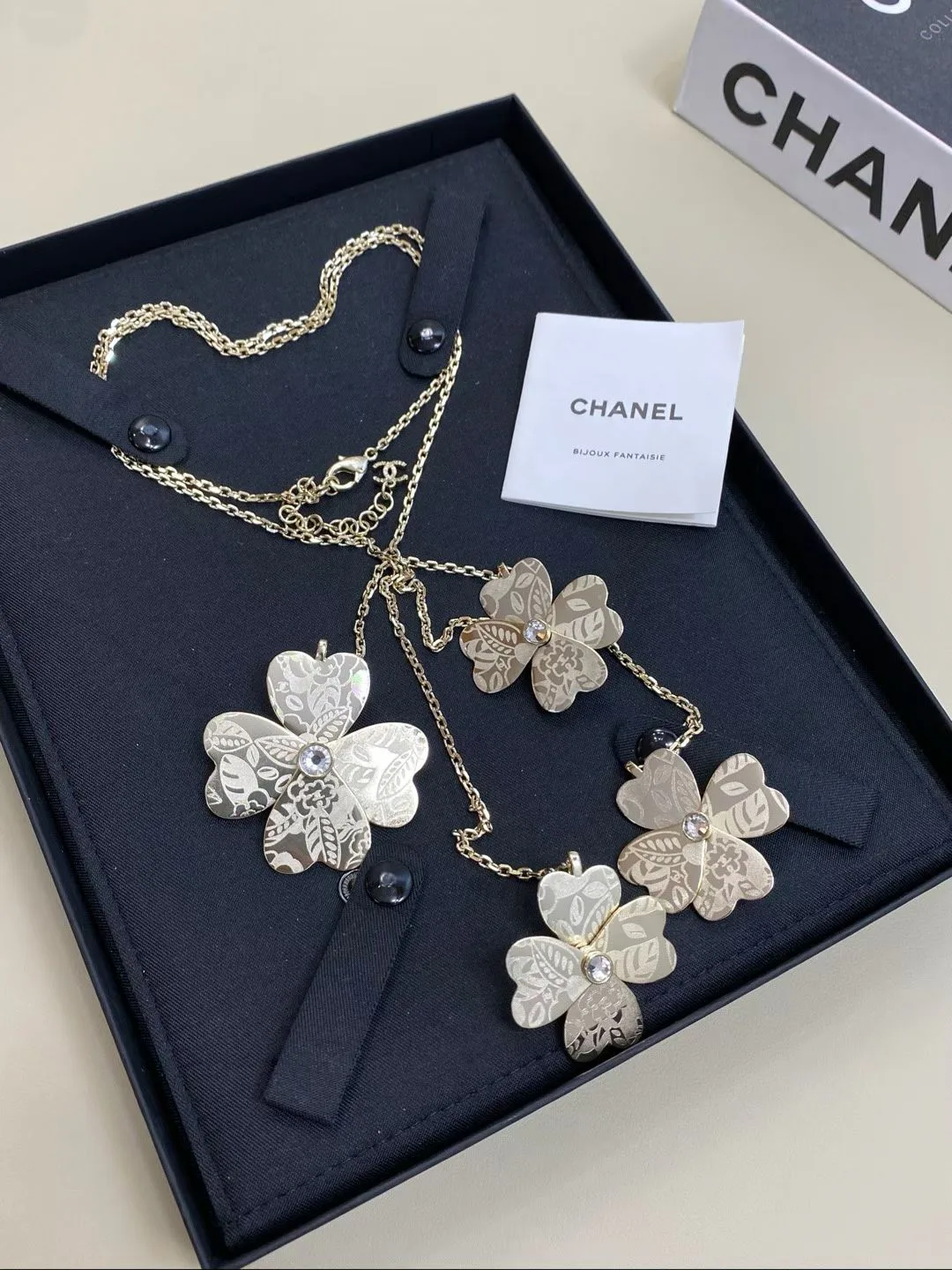 Бижутерия Chanel 5444516