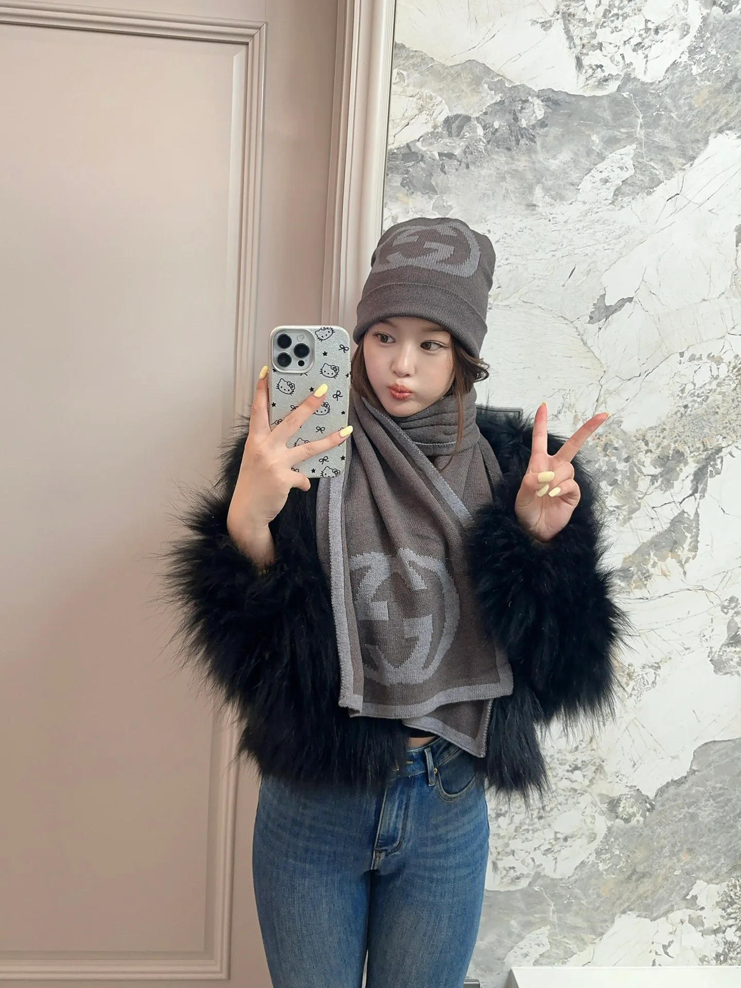 Шарфы Gucci 823954