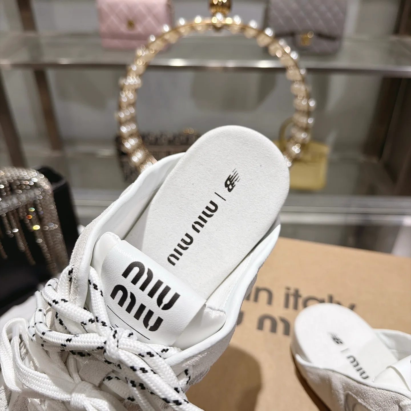 Кроссовки Женские Miu Miu 18034817