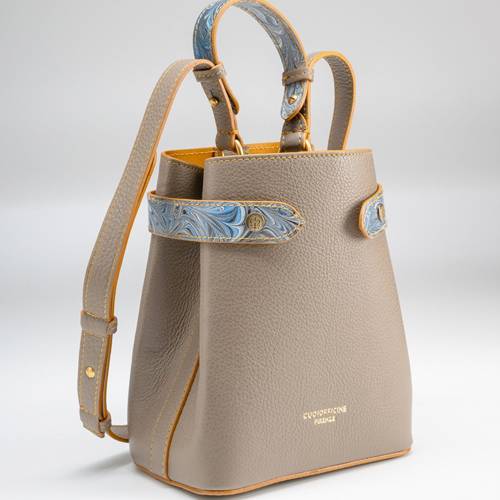 Женские сумки