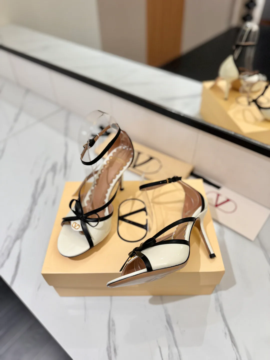 Босоножки Женские Valentino 10026774