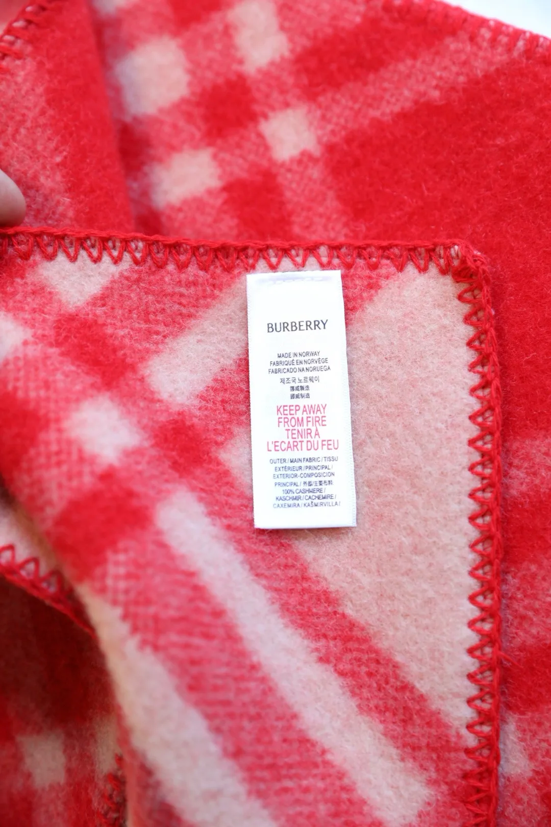 Шарфы Burberry 1313401