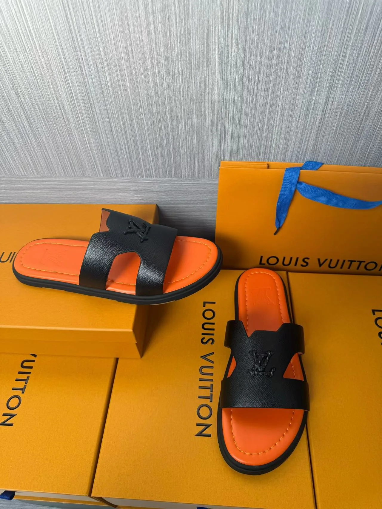 Шлепанцы Женские Louis Vuitton 829513