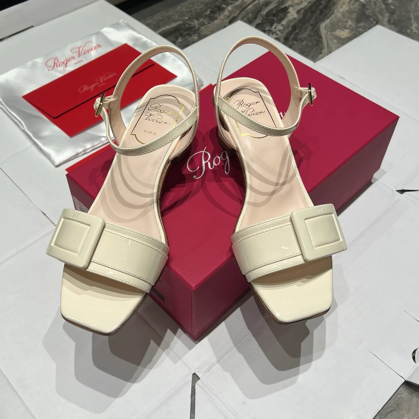 Босоножки Женские Roger Vivier 17291902