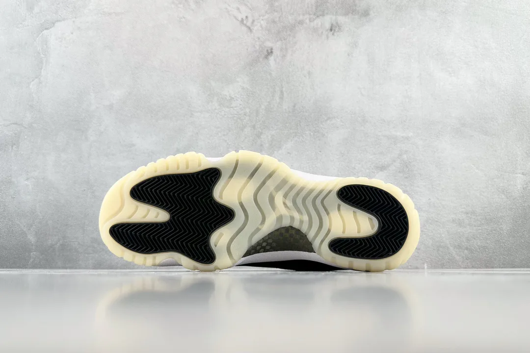 Кроссовки Женские Air Jordan 253759