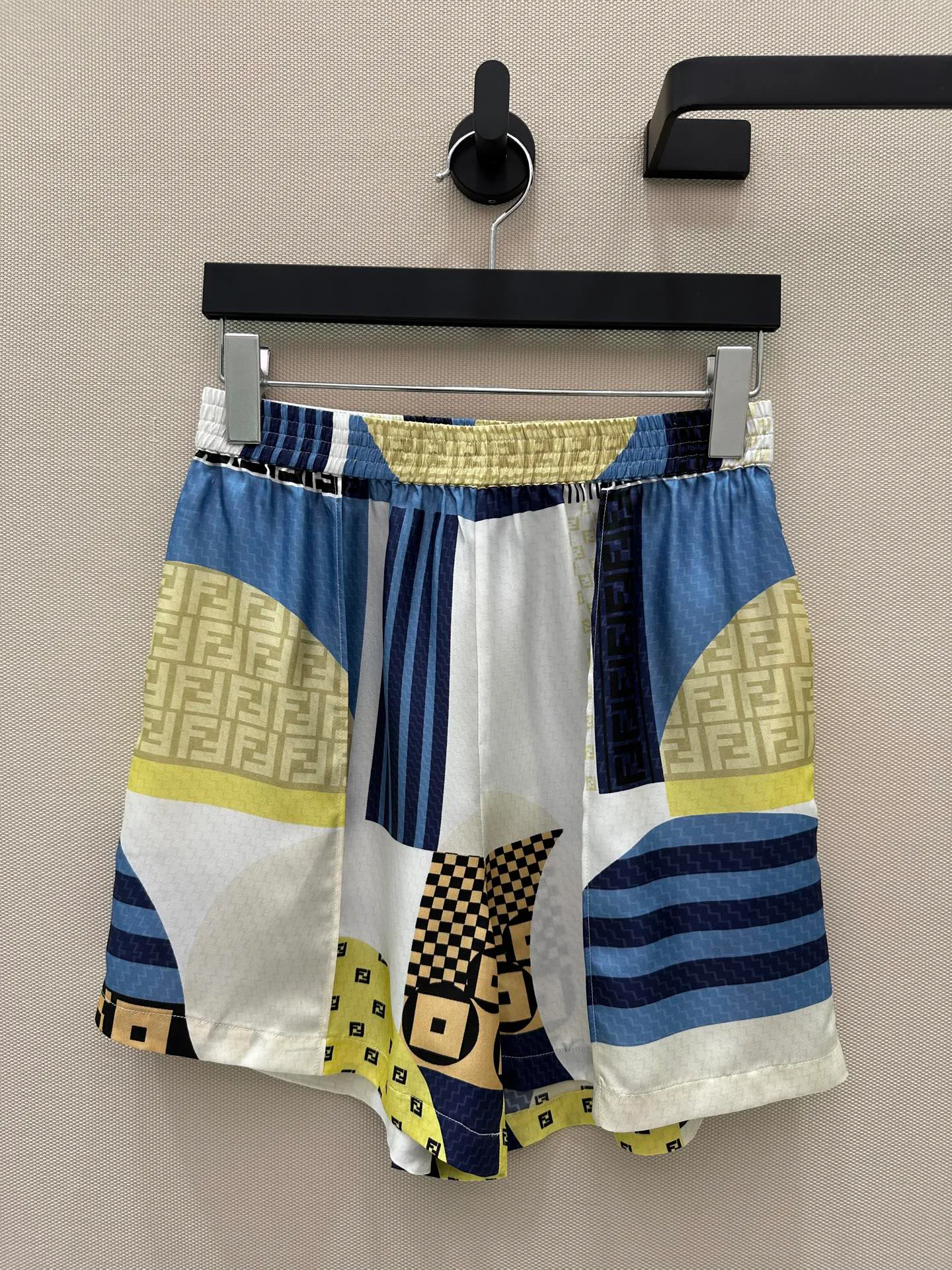 Шорты Женские Fendi 11401587