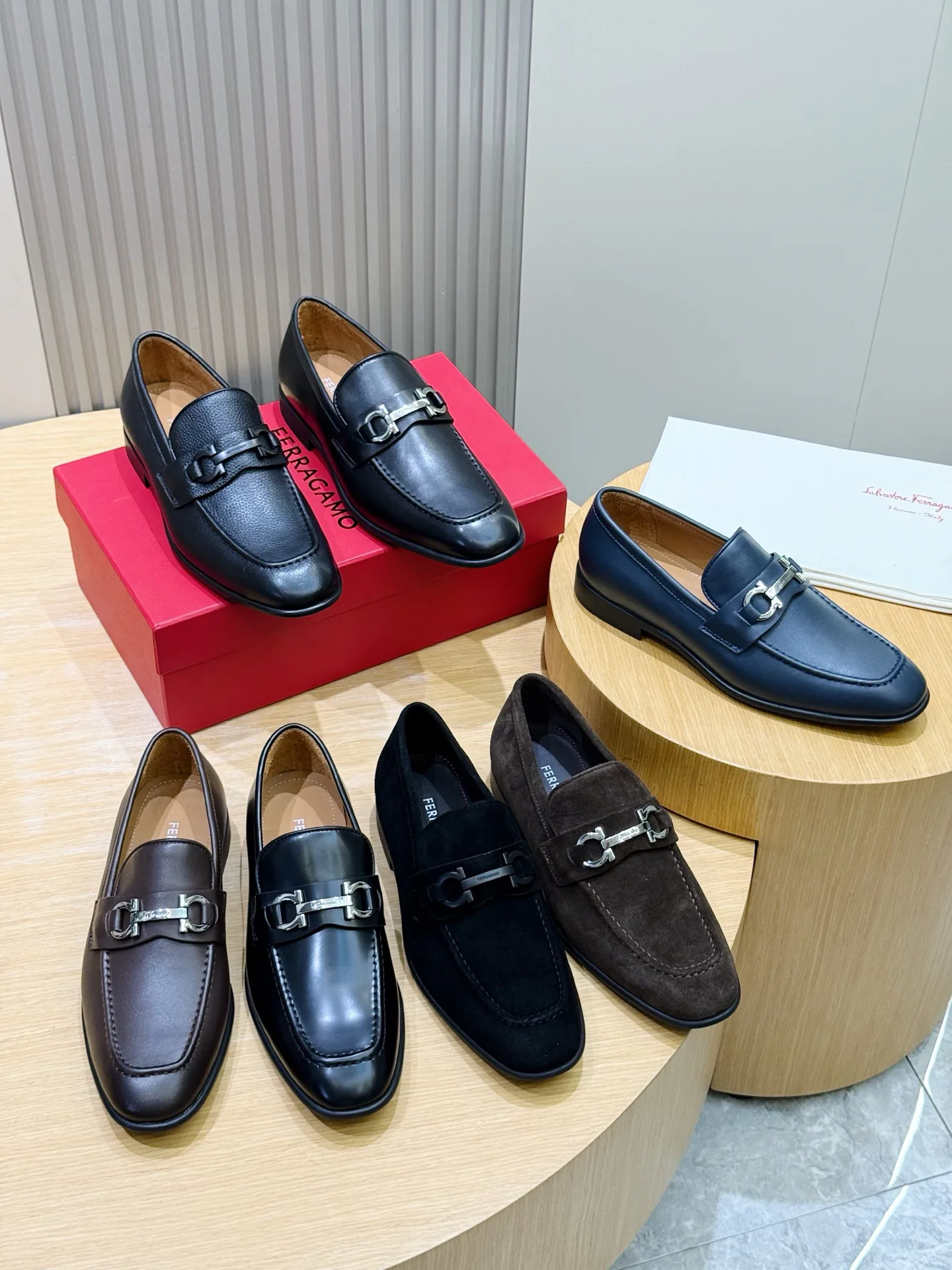 Лоферы И Туфли Мужские Salvatore Ferragamo 18101482