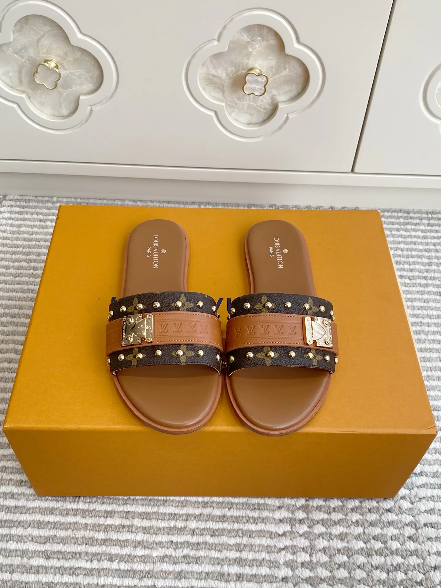 Шлепанцы Женские Louis Vuitton 11701936