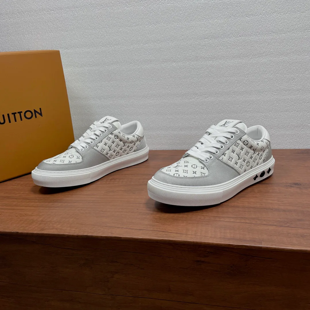 Кроссовки Мужские Louis Vuitton 18697657