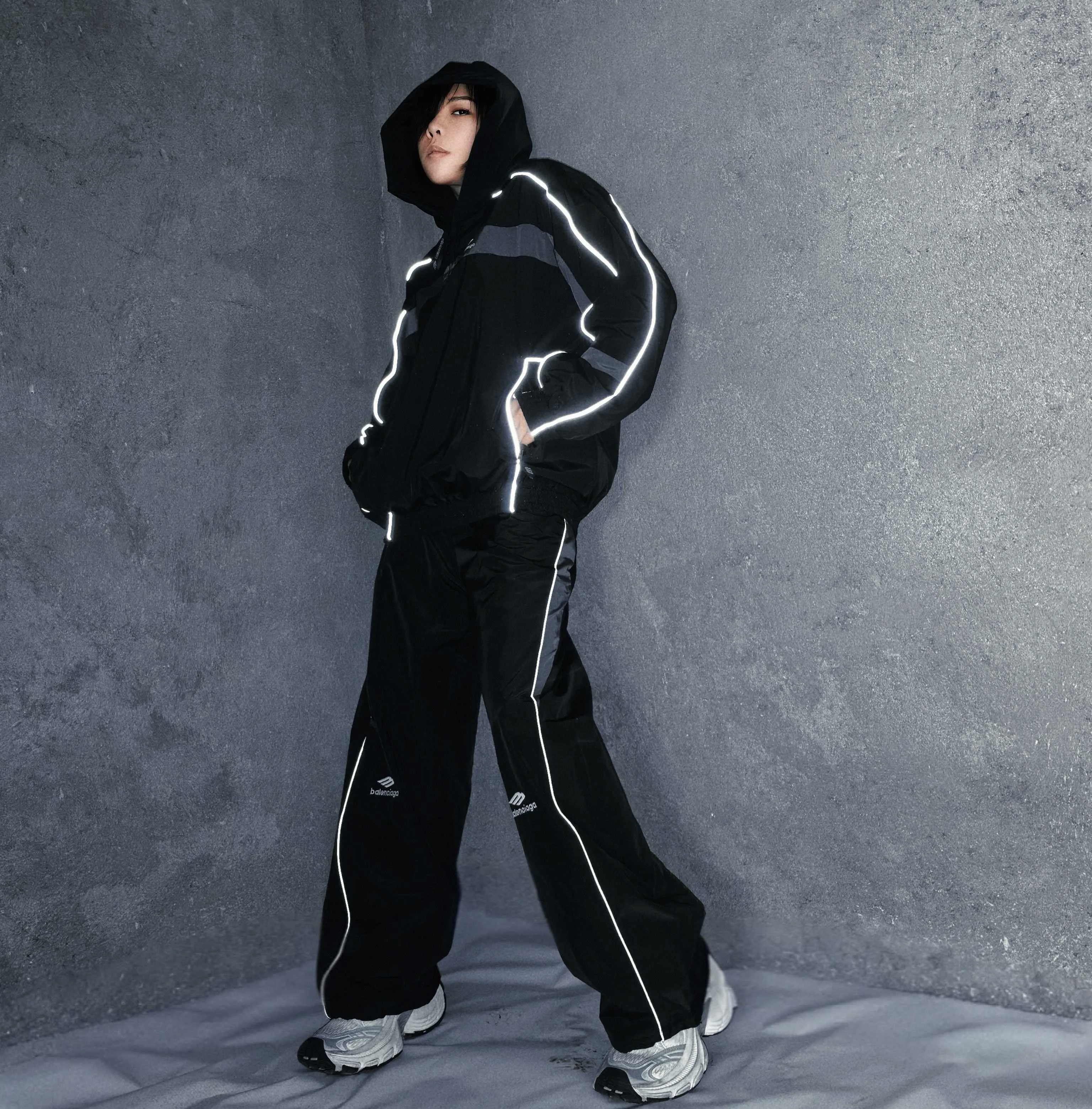 Куртки И Пуховики Женские Balenciaga 687162