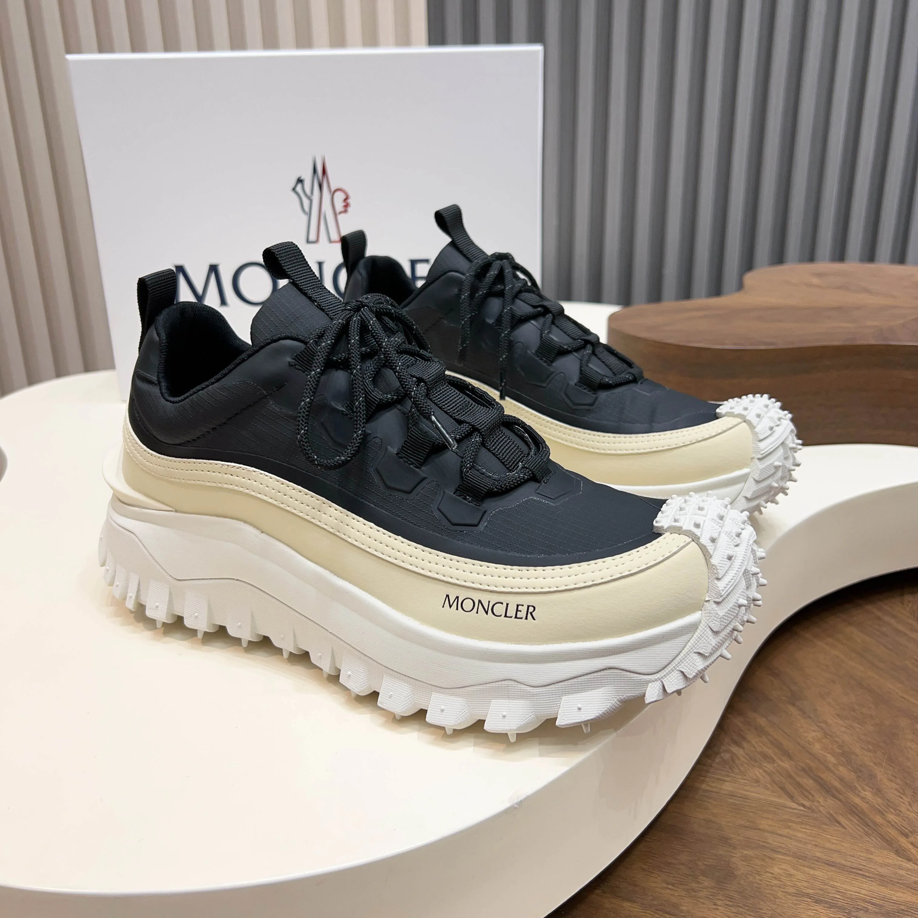 Кроссовки Мужские Moncler 11702578