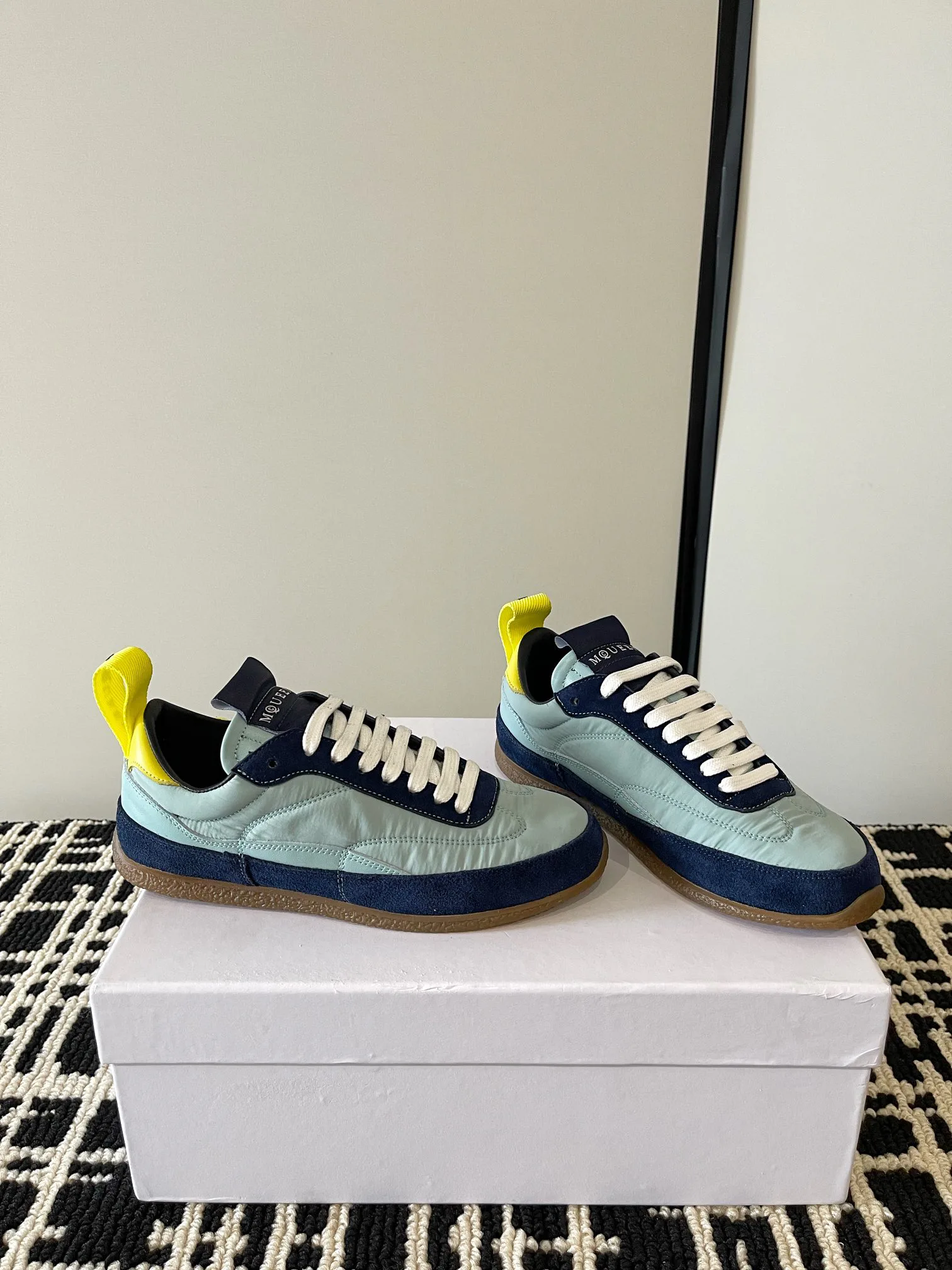 Кроссовки Женские Alexander Mcqueen 10654955