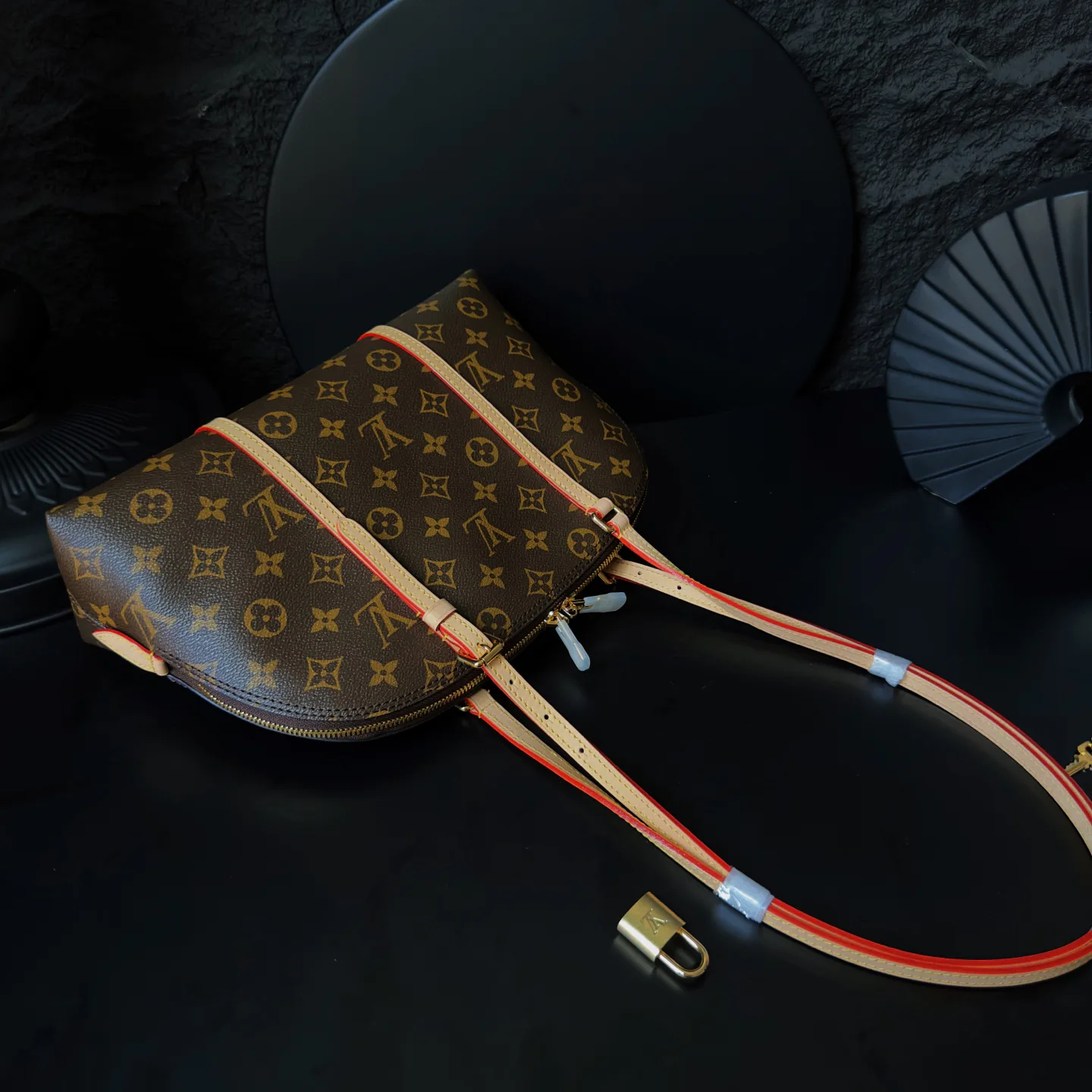Классические Сумки Женские Louis Vuitton 17498635