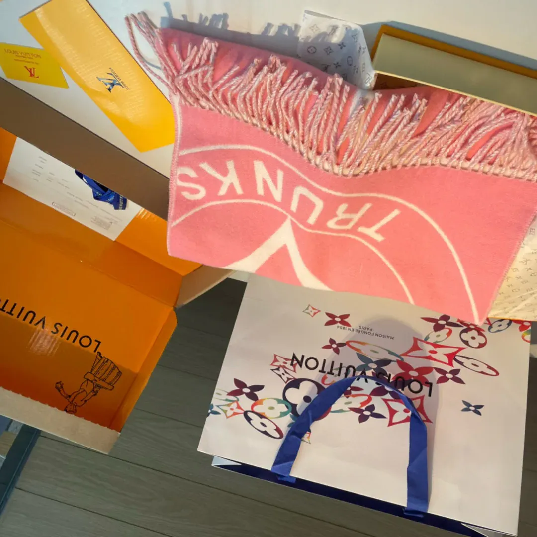 Шарфы Louis Vuitton 124030