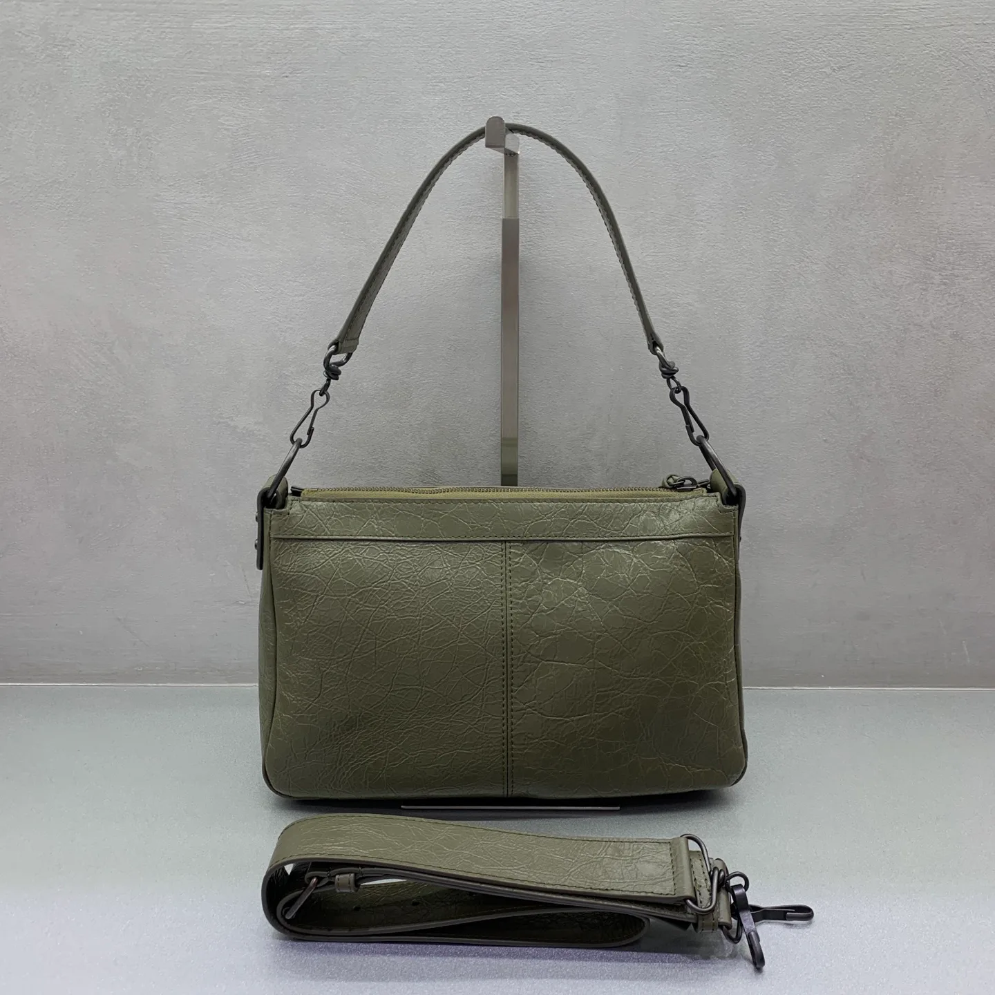 Сумки На Ремне Женские Balenciaga 17419146
