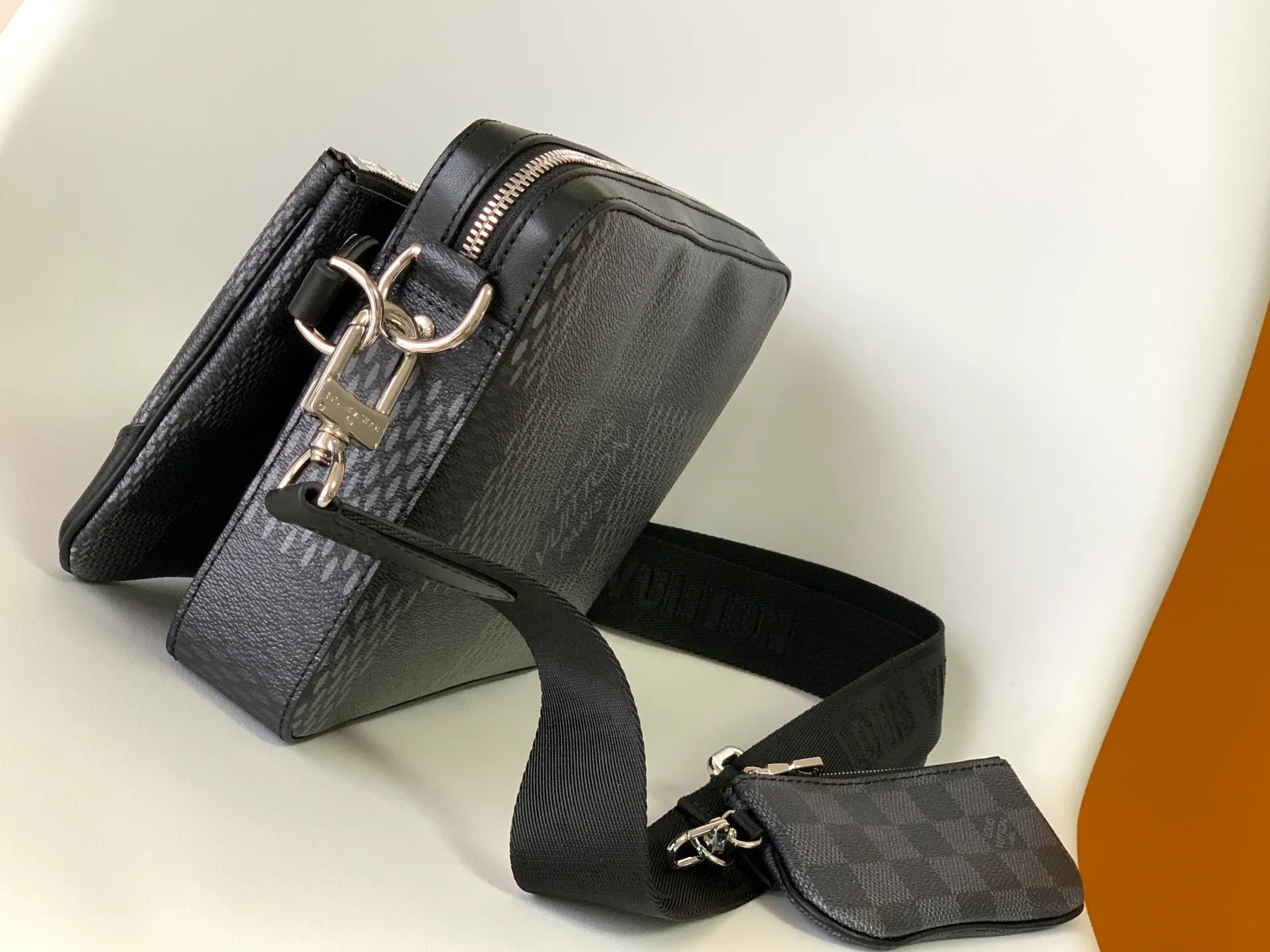Сумки На Ремне Женские Louis Vuitton 1611930
