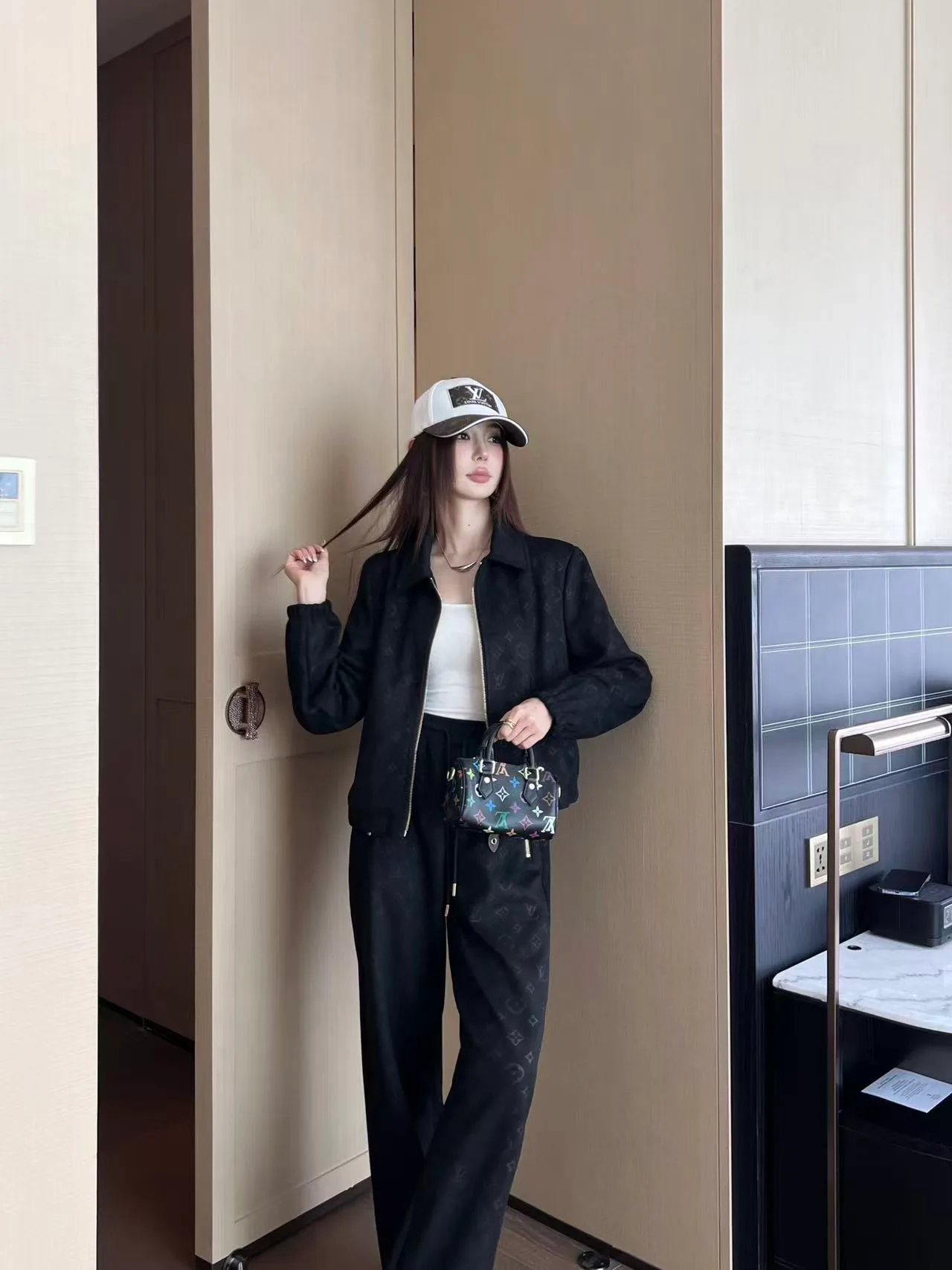 Костюмы Женские Louis Vuitton 907025