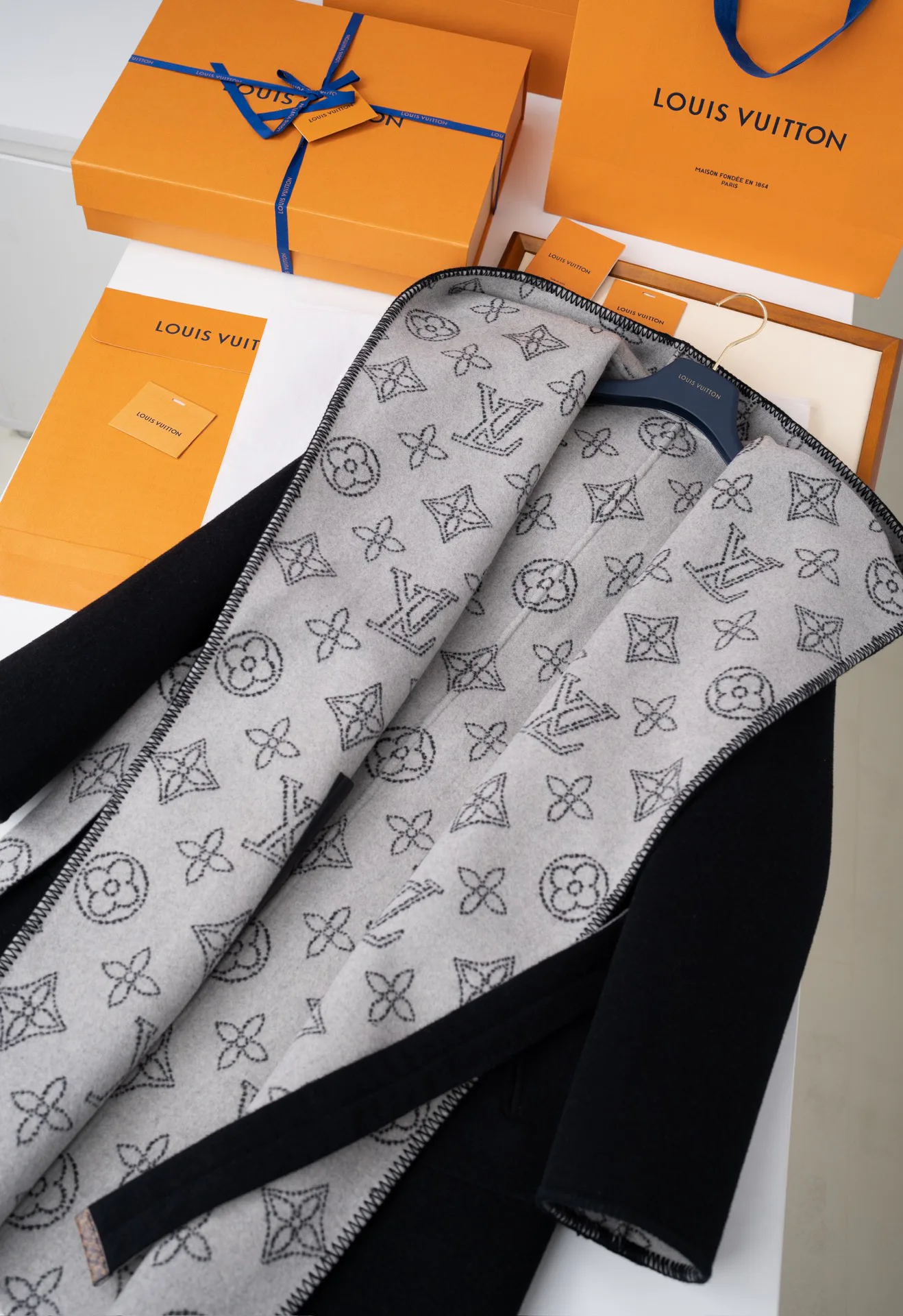 Пальто Женские Louis Vuitton 569945