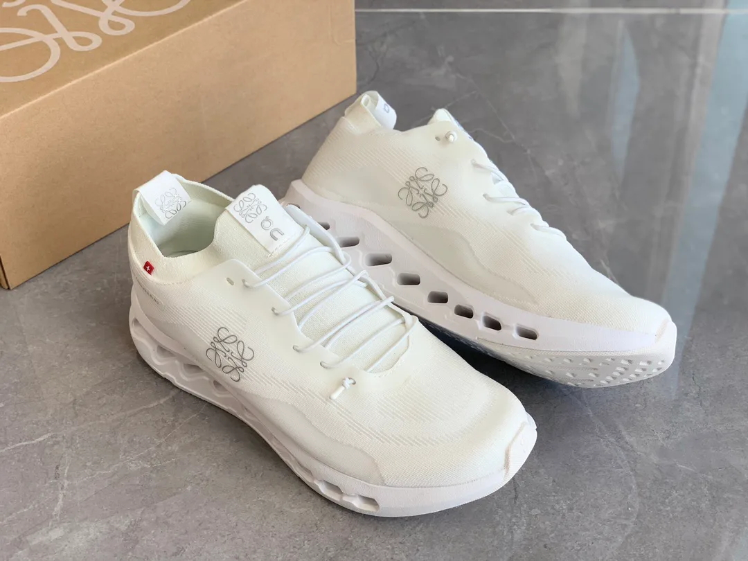 Кроссовки Женские Loewe 112825