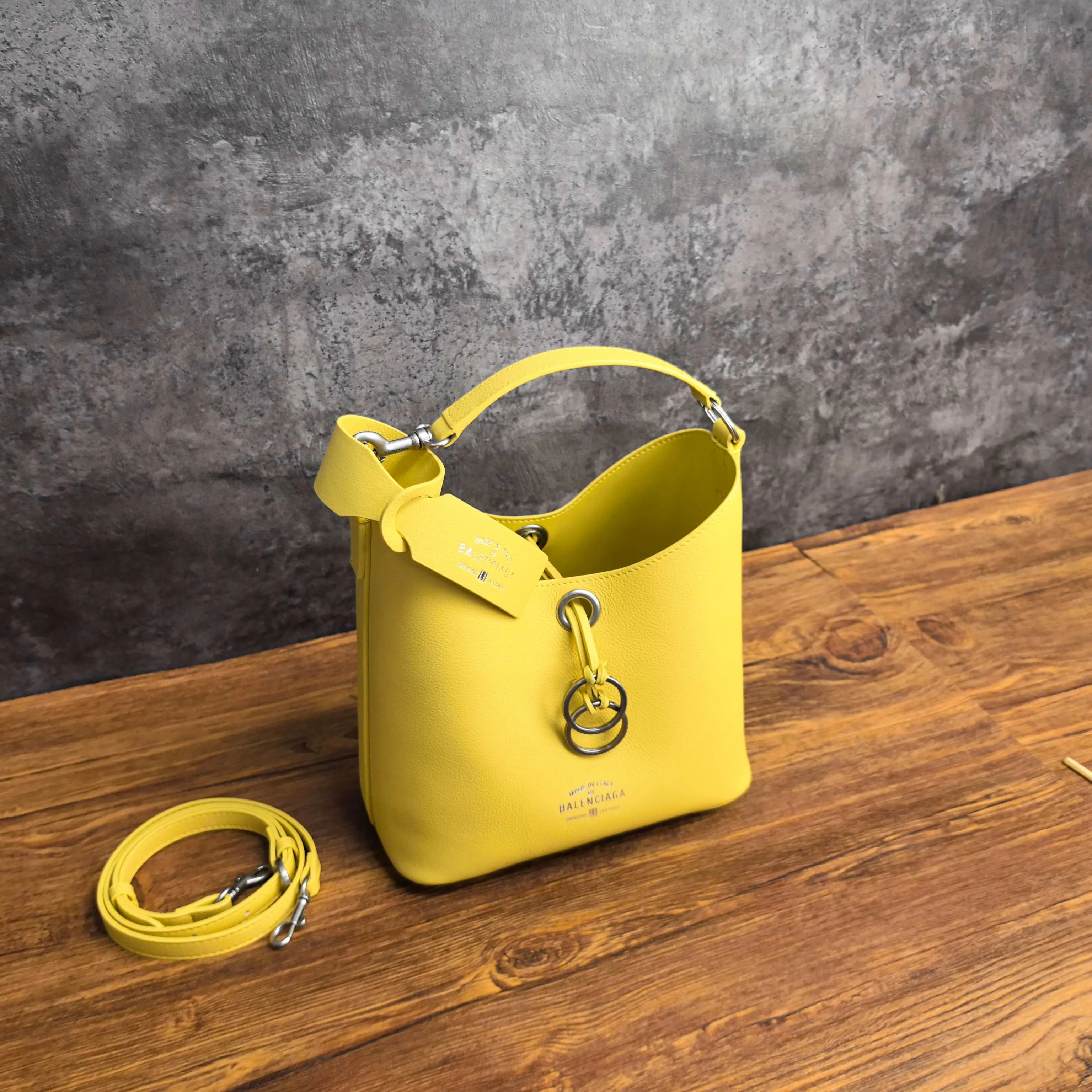 Классические Сумки Женские Balenciaga 12669069