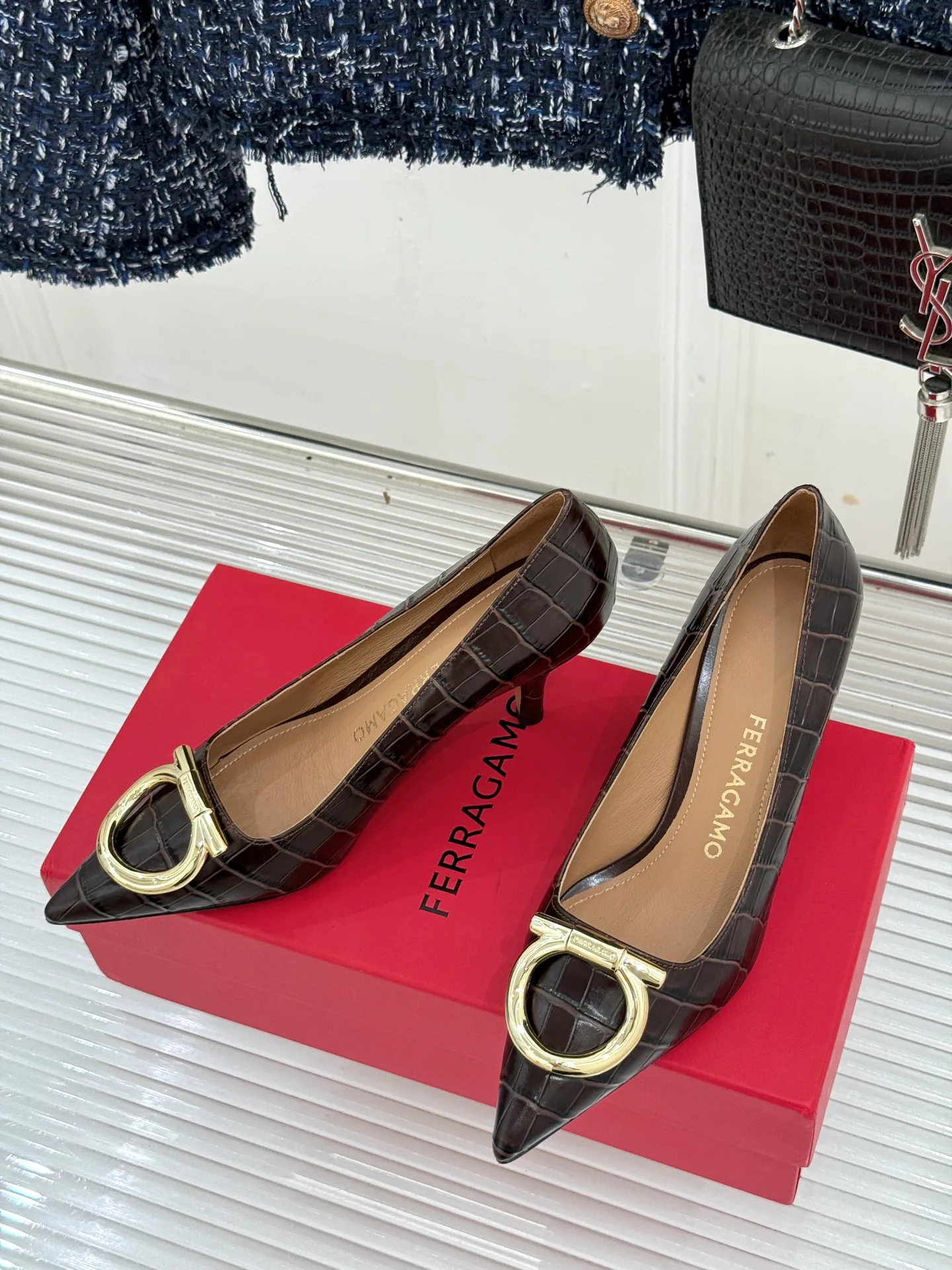 Туфли Женские Salvatore Ferragamo 18104107