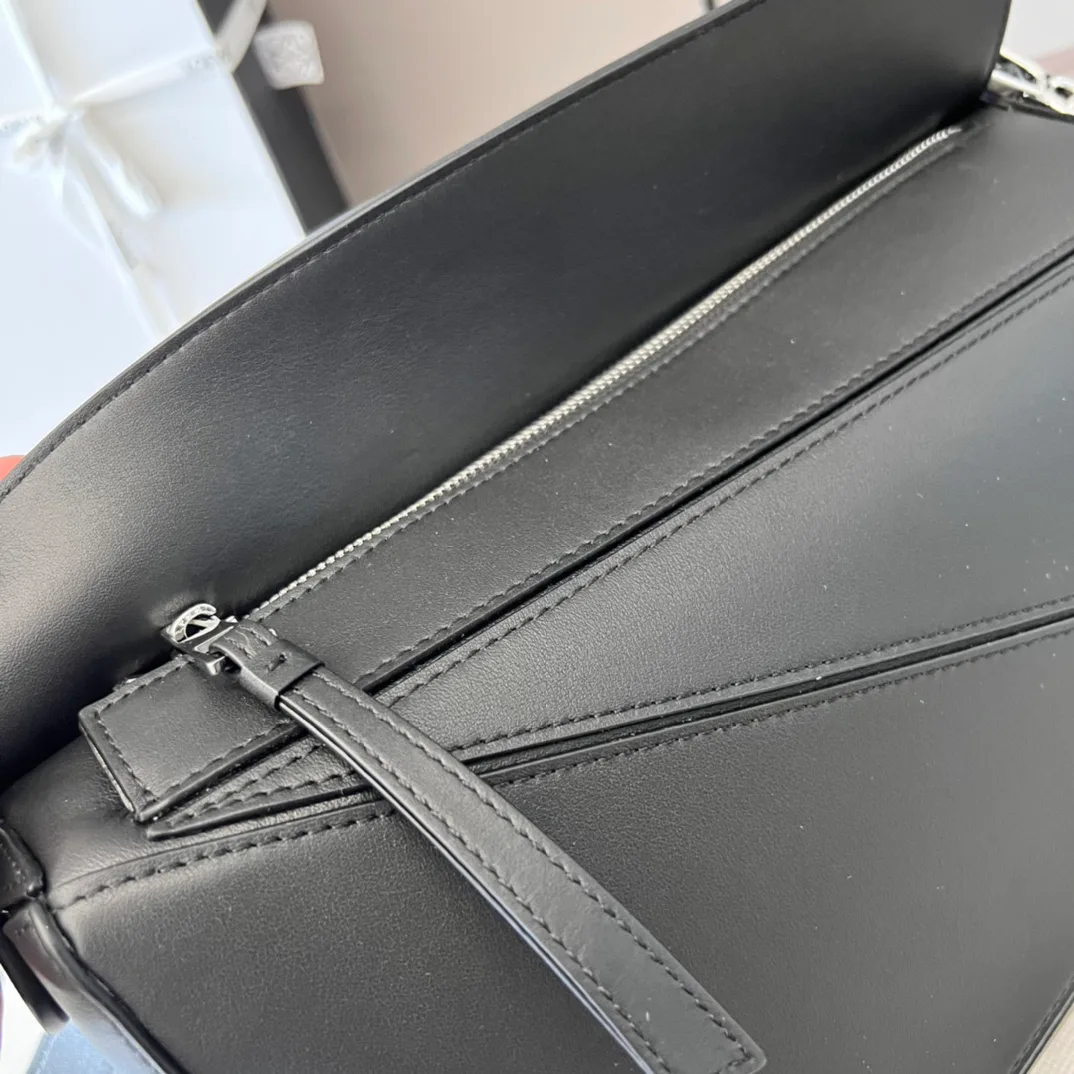 Классические Сумки Женские Loewe 11674683
