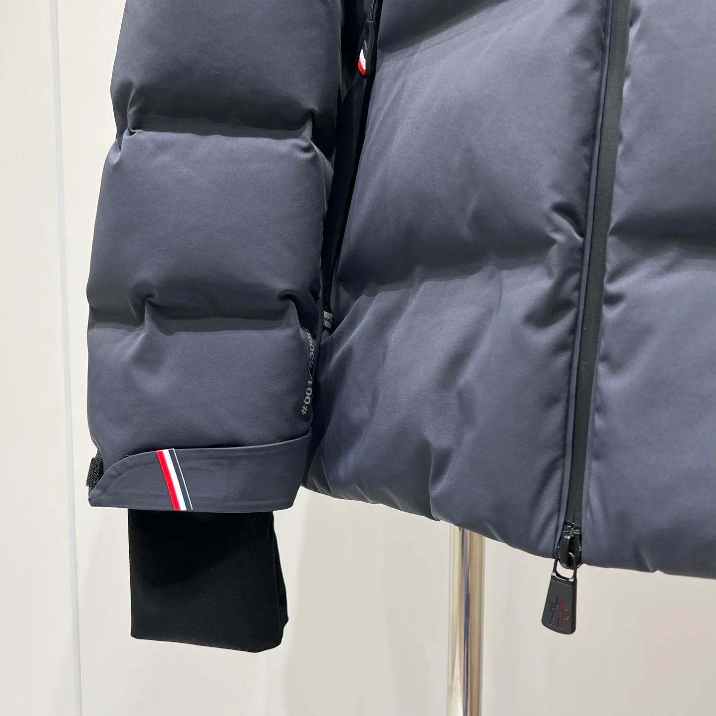 Куртки И Пуховики Женские Moncler 18723667