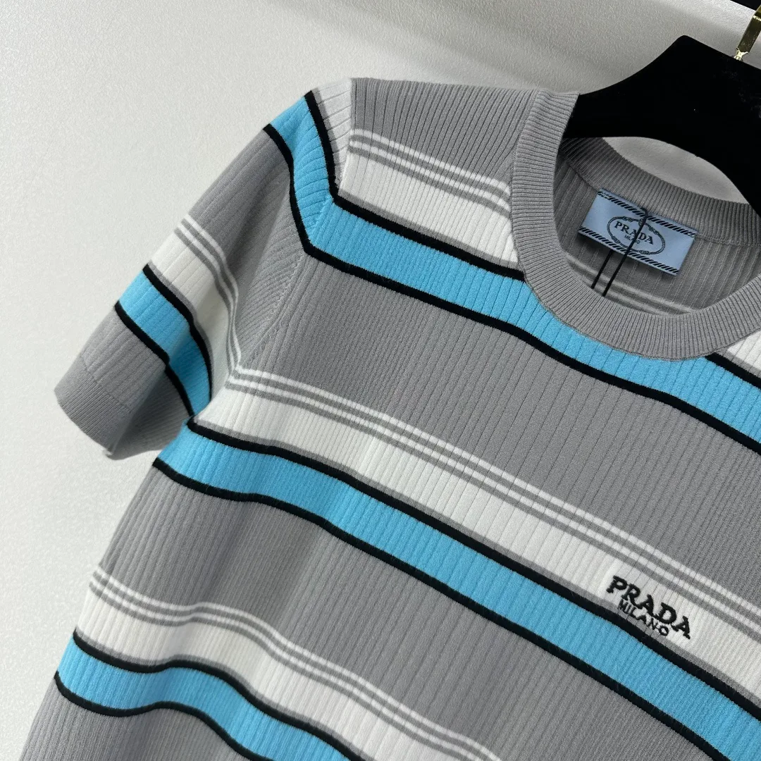 Футболки Женские Prada 13400898
