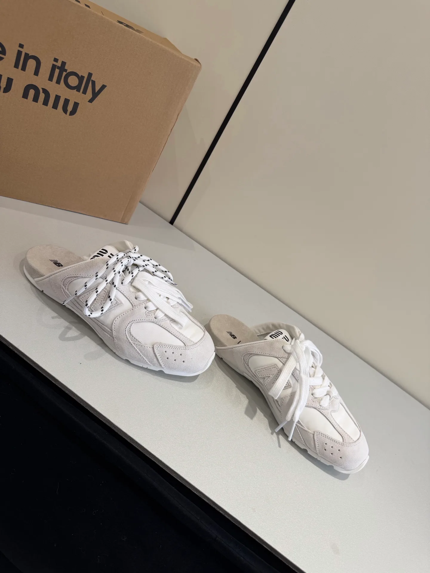 Кроссовки Женские Miu Miu 17977132